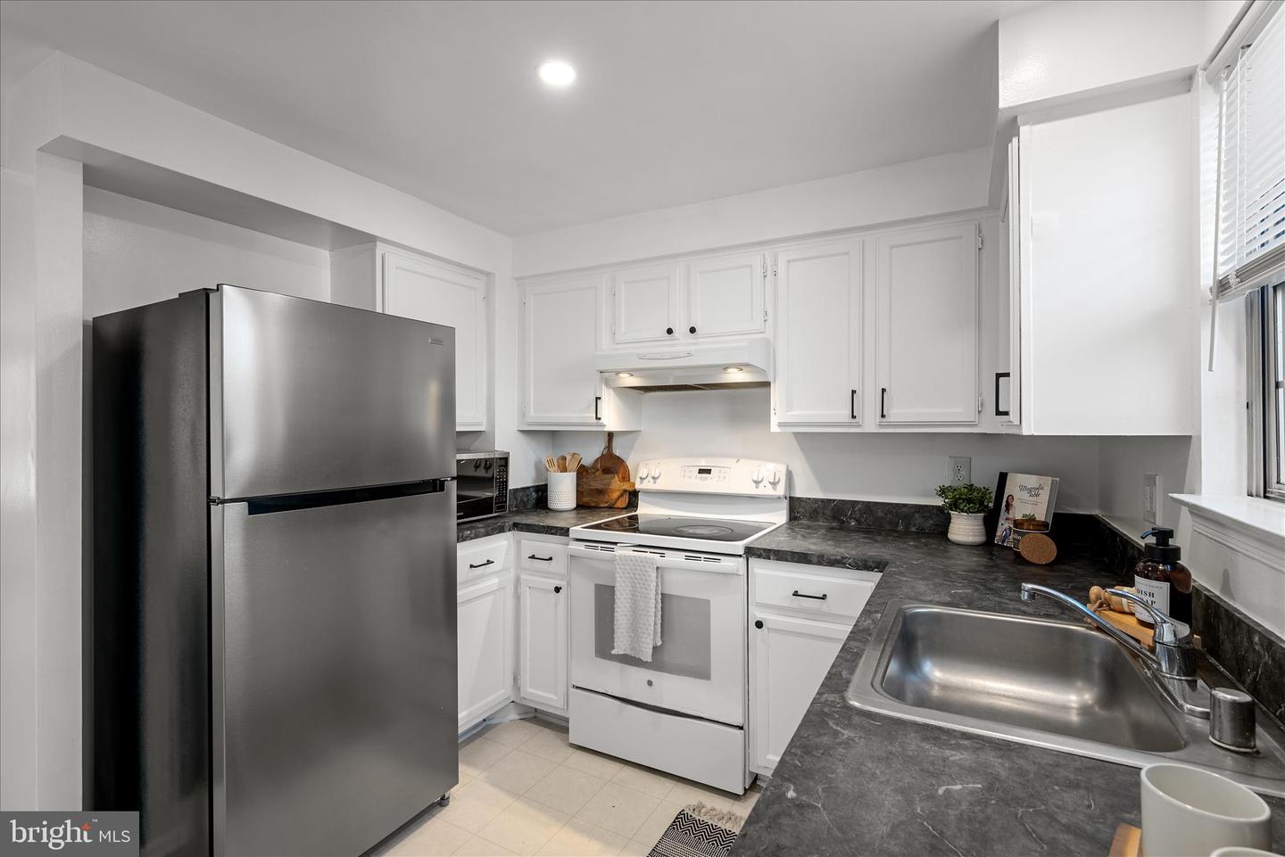 15 MARIAN CT, STERLING, Virginia 20165, 2 Bedrooms Bedrooms, ,2 BathroomsBathrooms,Residential,For sale,15 MARIAN CT,VALO2108318 MLS # VALO2108318