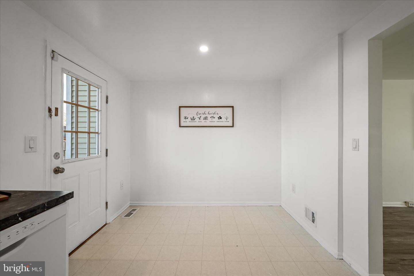 15 MARIAN CT, STERLING, Virginia 20165, 2 Bedrooms Bedrooms, ,2 BathroomsBathrooms,Residential,For sale,15 MARIAN CT,VALO2108318 MLS # VALO2108318