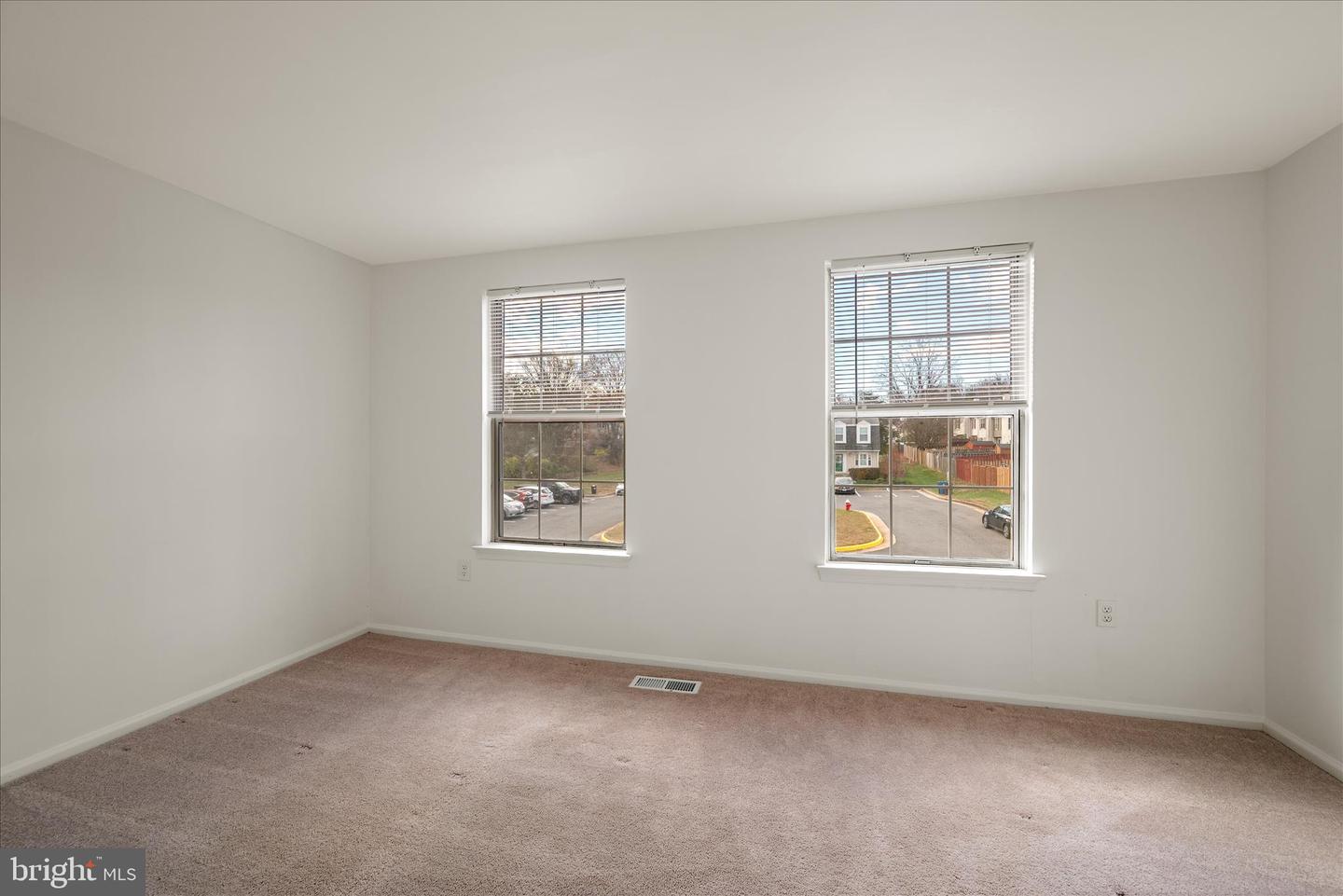 15 MARIAN CT, STERLING, Virginia 20165, 2 Bedrooms Bedrooms, ,2 BathroomsBathrooms,Residential,For sale,15 MARIAN CT,VALO2108318 MLS # VALO2108318