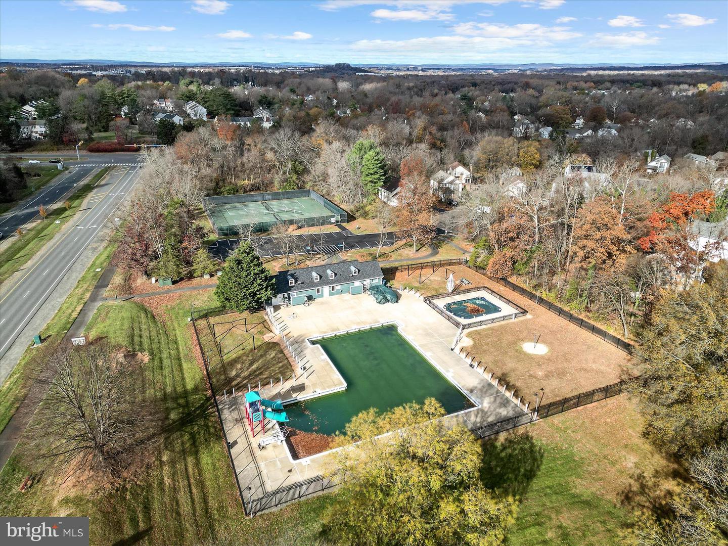 15 MARIAN CT, STERLING, Virginia 20165, 2 Bedrooms Bedrooms, ,2 BathroomsBathrooms,Residential,For sale,15 MARIAN CT,VALO2108318 MLS # VALO2108318