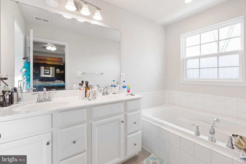 9722 CEDARMASS, FREDERICKSBURG, Virginia 22408, 3 Bedrooms Bedrooms, ,3 BathroomsBathrooms,Residential,9722 CEDARMASS,VASP2038674 MLS # VASP2038674