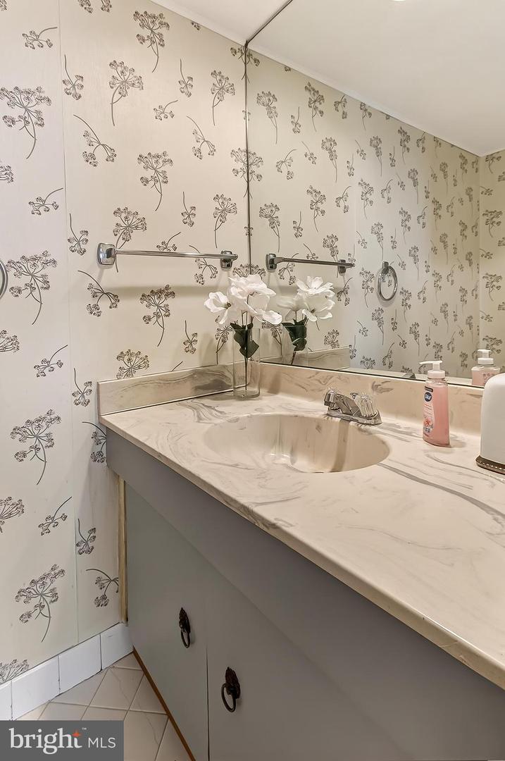 301 N BEAUREGARD ST #1608, ALEXANDRIA, Virginia 22312, 3 Bedrooms Bedrooms, ,2 BathroomsBathrooms,Residential,For sale,301 N BEAUREGARD ST #1608,VAAX2051624 MLS # VAAX2051624