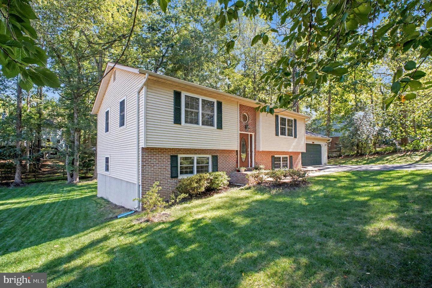 10717 CEDAR POST LN, SPOTSYLVANIA, Virginia 22553, 4 Bedrooms Bedrooms, ,2 BathroomsBathrooms,Residential,For sale,10717 CEDAR POST LN,VASP2037612 MLS # VASP2037612