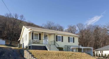 906 ALTA ST, STAUNTON, Virginia 24401, 3 Bedrooms Bedrooms, ,1 BathroomBathrooms,Residential,906 ALTA ST,672470 MLS # 672470