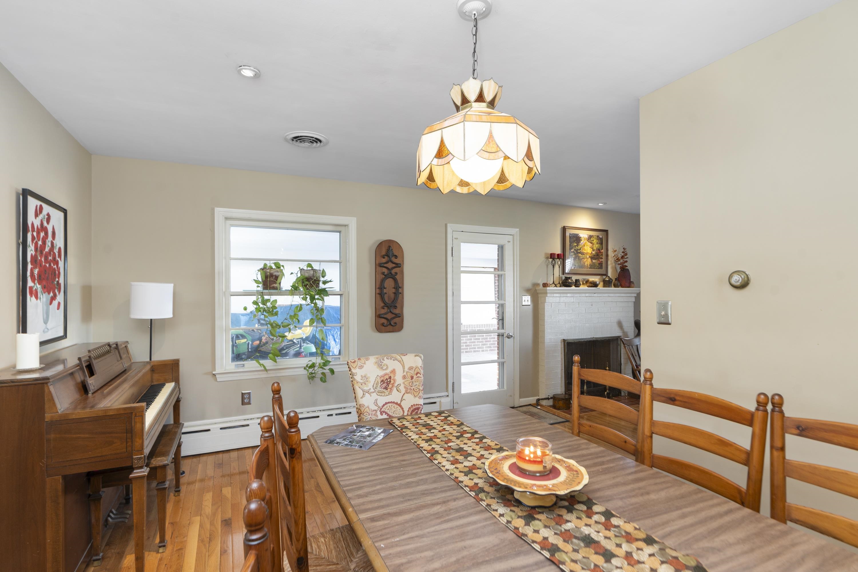 301 VALLEY VIEW DR, STAUNTON, Virginia 24401, 2 Bedrooms Bedrooms, ,2 BathroomsBathrooms,Residential,301 VALLEY VIEW DR,672472 MLS # 672472