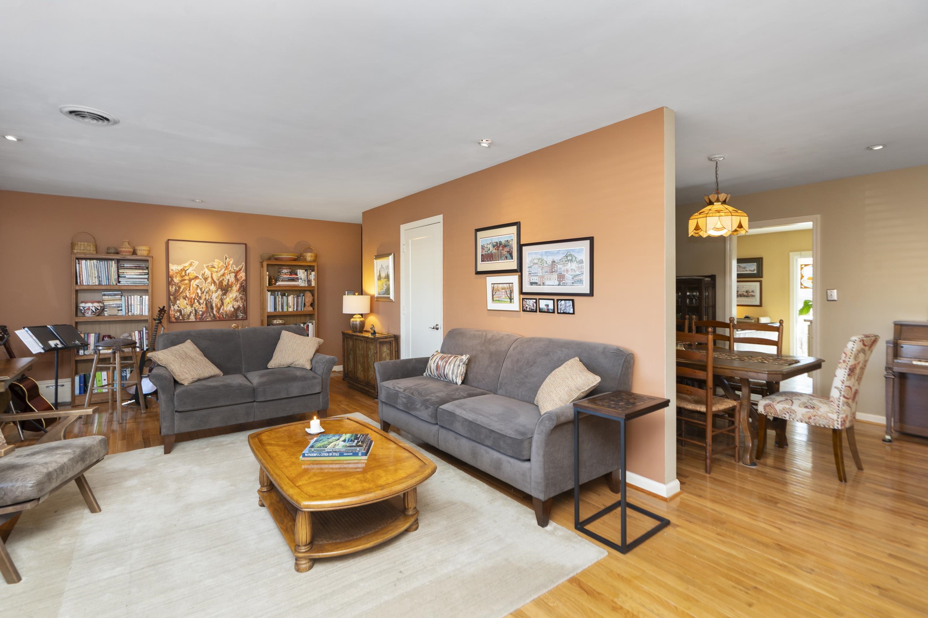 301 VALLEY VIEW DR, STAUNTON, Virginia 24401, 2 Bedrooms Bedrooms, ,2 BathroomsBathrooms,Residential,301 VALLEY VIEW DR,672472 MLS # 672472