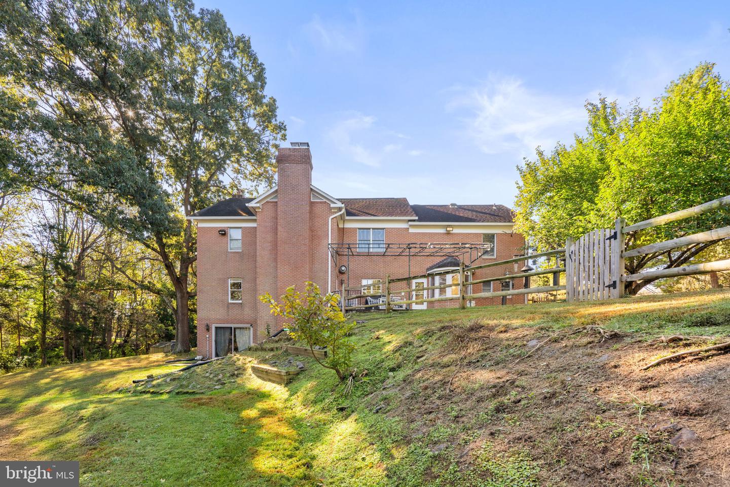 9200 FALLS RUN RD, MCLEAN, Virginia 22102, 6 Bedrooms Bedrooms, ,3 BathroomsBathrooms,Residential,For sale,9200 FALLS RUN RD,VAFX2279970 MLS # VAFX2279970 9200 FALLS RUN RD, MCLEAN, Virginia 22102, 6 Bedrooms Bedrooms, ,3 BathroomsBathrooms,Residential,For sale,9200 FALLS RUN RD,VAFX2279970 MLS # VAFX2279970