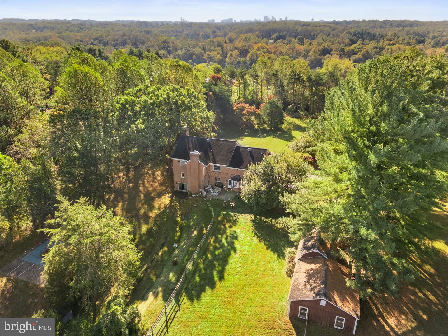 9200 FALLS RUN RD, MCLEAN, Virginia 22102, 6 Bedrooms Bedrooms, ,3 BathroomsBathrooms,Residential,For sale,9200 FALLS RUN RD,VAFX2279970 MLS # VAFX2279970 9200 FALLS RUN RD, MCLEAN, Virginia 22102, 6 Bedrooms Bedrooms, ,3 BathroomsBathrooms,Residential,For sale,9200 FALLS RUN RD,VAFX2279970 MLS # VAFX2279970