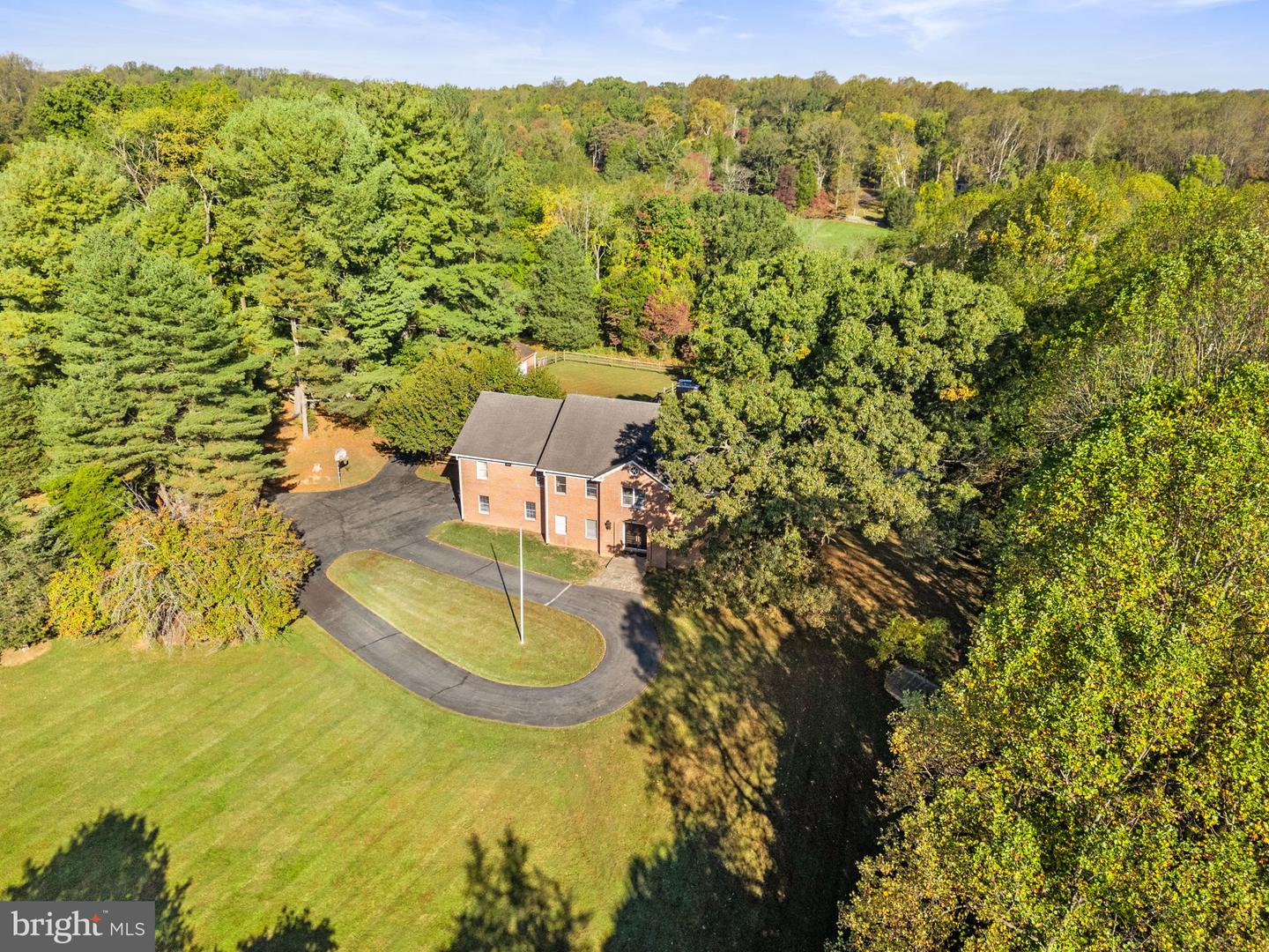 9200 FALLS RUN RD, MCLEAN, Virginia 22102, 6 Bedrooms Bedrooms, ,3 BathroomsBathrooms,Residential,For sale,9200 FALLS RUN RD,VAFX2279970 MLS # VAFX2279970 9200 FALLS RUN RD, MCLEAN, Virginia 22102, 6 Bedrooms Bedrooms, ,3 BathroomsBathrooms,Residential,For sale,9200 FALLS RUN RD,VAFX2279970 MLS # VAFX2279970