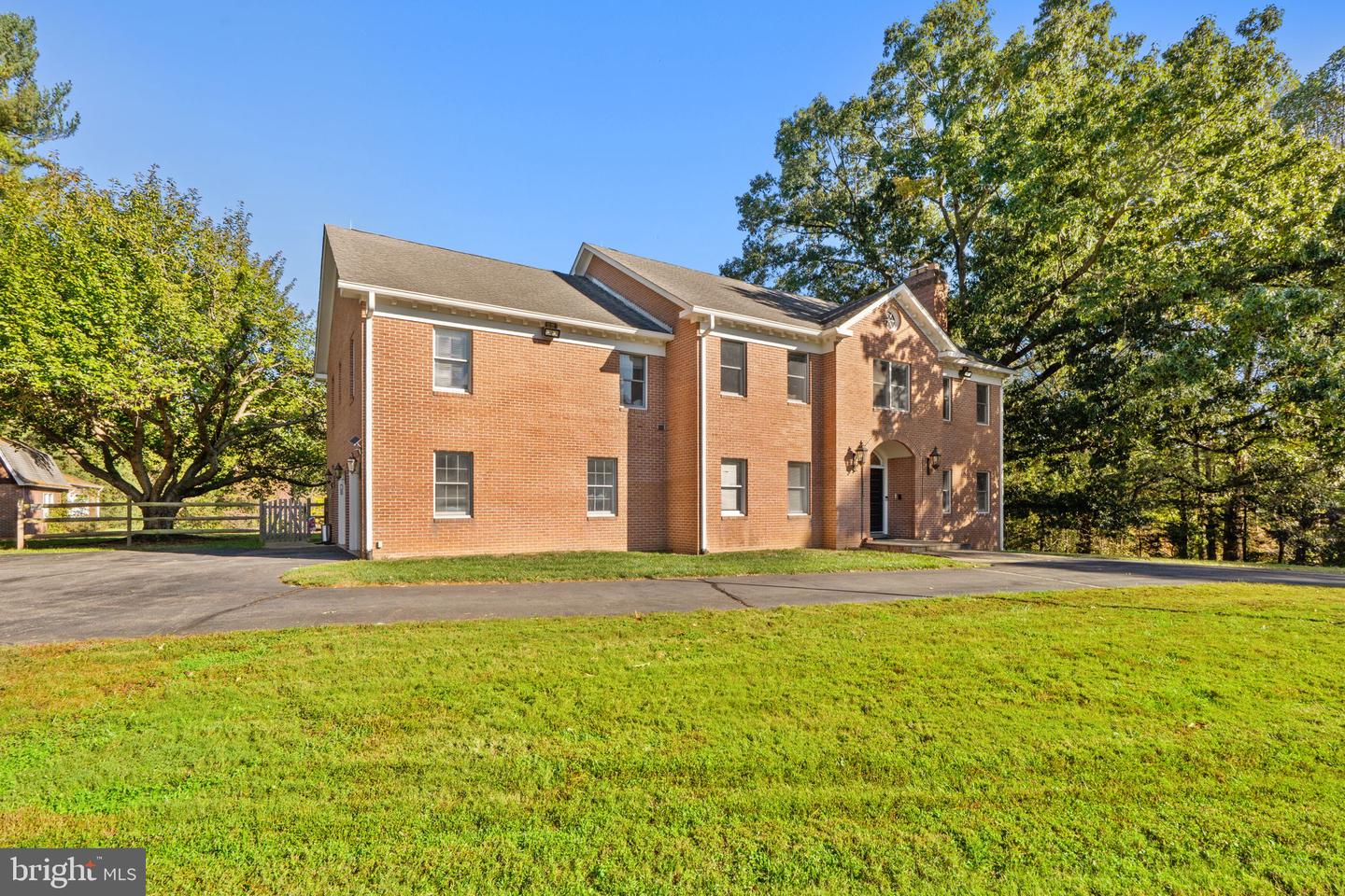 9200 FALLS RUN RD, MCLEAN, Virginia 22102, 6 Bedrooms Bedrooms, ,3 BathroomsBathrooms,Residential,For sale,9200 FALLS RUN RD,VAFX2279970 MLS # VAFX2279970 9200 FALLS RUN RD, MCLEAN, Virginia 22102, 6 Bedrooms Bedrooms, ,3 BathroomsBathrooms,Residential,For sale,9200 FALLS RUN RD,VAFX2279970 MLS # VAFX2279970