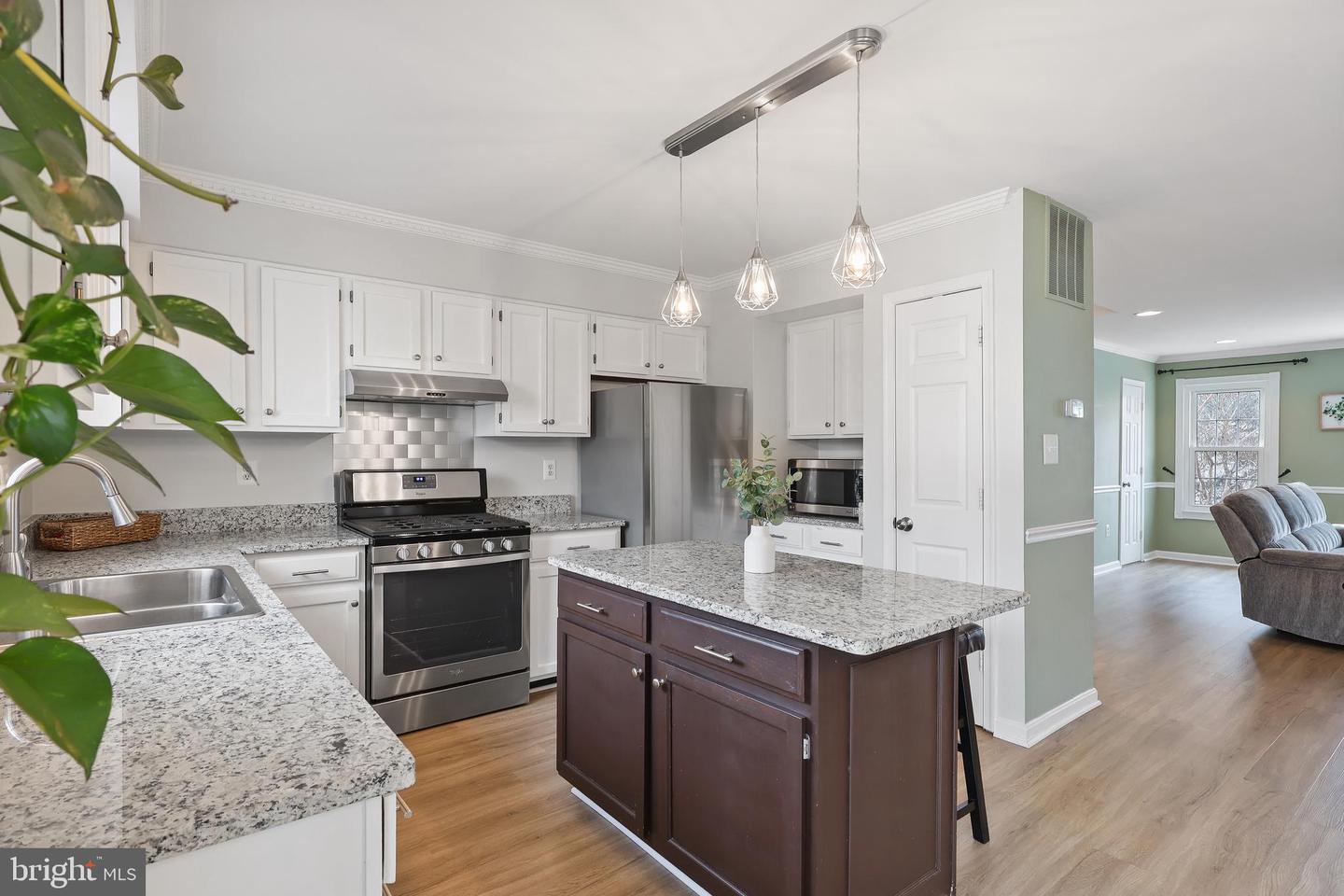 14722 STREAM POND DR, CENTREVILLE, Virginia 20120, 3 Bedrooms Bedrooms, ,2 BathroomsBathrooms,Residential,For sale,14722 STREAM POND DR,VAFX2280396 MLS # VAFX2280396