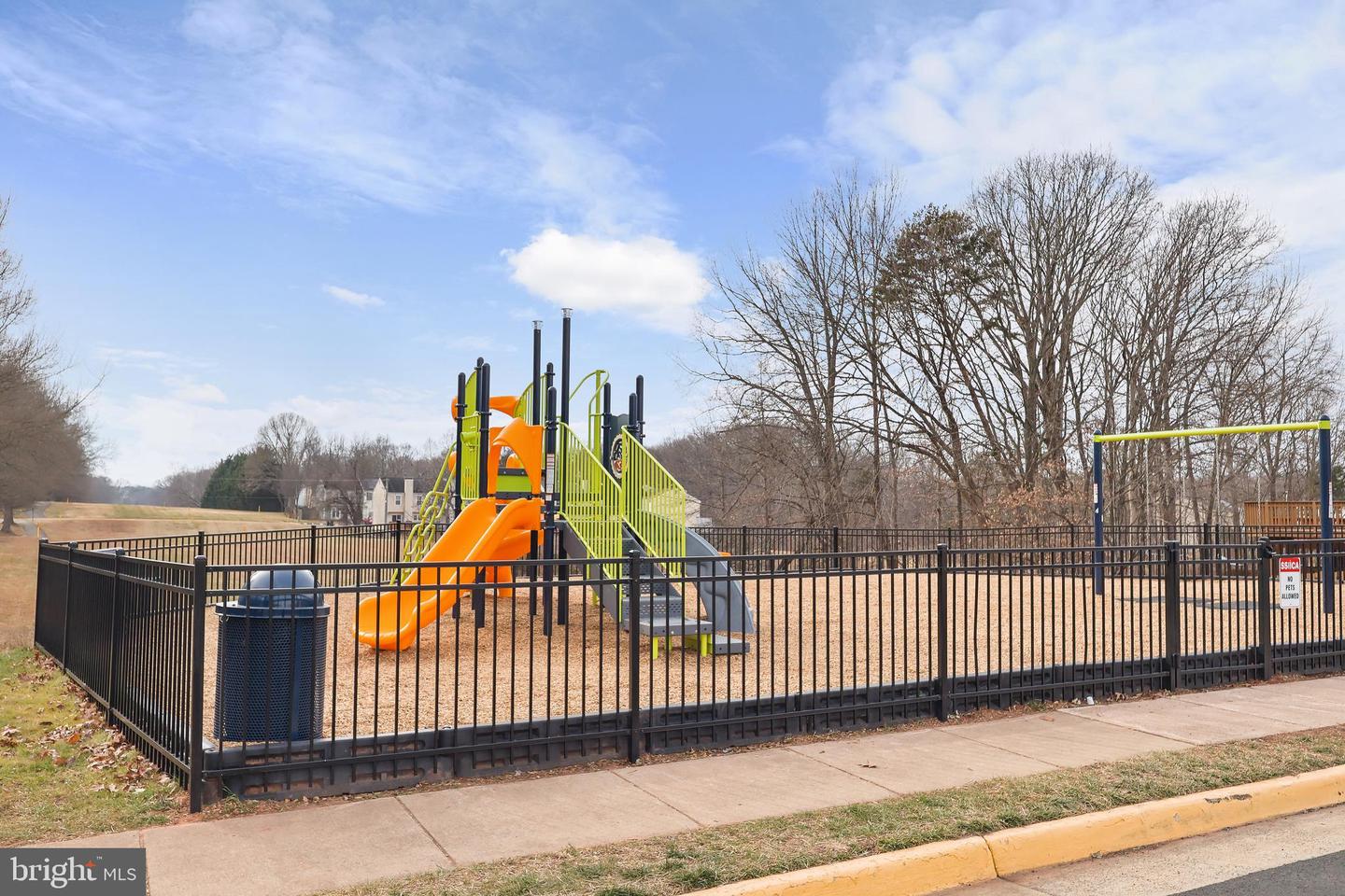 14722 STREAM POND DR, CENTREVILLE, Virginia 20120, 3 Bedrooms Bedrooms, ,2 BathroomsBathrooms,Residential,For sale,14722 STREAM POND DR,VAFX2280396 MLS # VAFX2280396