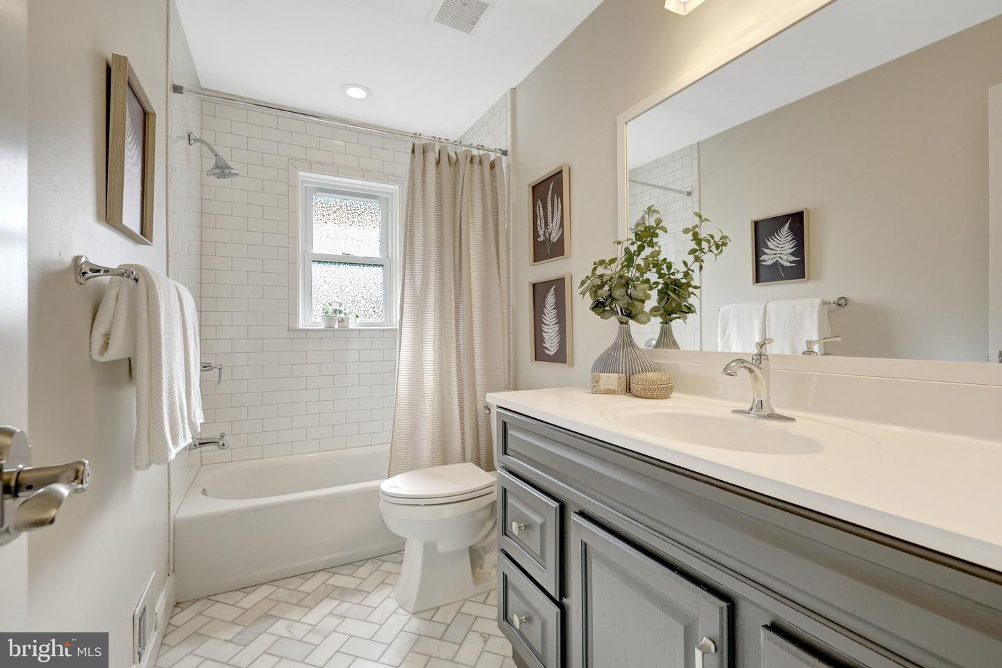 9119 HAMILTON DR, FAIRFAX, Virginia 22031, 5 Bedrooms Bedrooms, ,3 BathroomsBathrooms,Residential,For sale,9119 HAMILTON DR,VAFX2280456 MLS # VAFX2280456