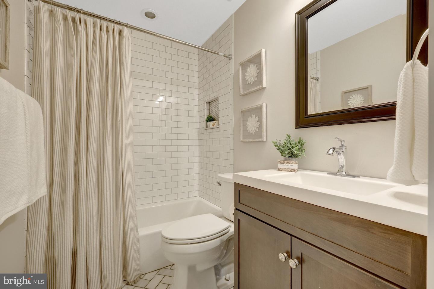 9119 HAMILTON DR, FAIRFAX, Virginia 22031, 5 Bedrooms Bedrooms, ,3 BathroomsBathrooms,Residential,For sale,9119 HAMILTON DR,VAFX2280456 MLS # VAFX2280456