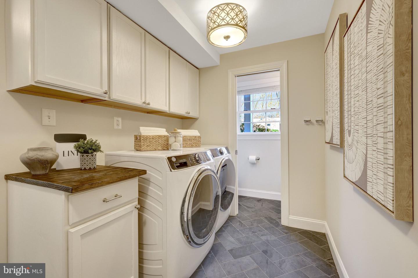 9119 HAMILTON DR, FAIRFAX, Virginia 22031, 5 Bedrooms Bedrooms, ,3 BathroomsBathrooms,Residential,For sale,9119 HAMILTON DR,VAFX2280456 MLS # VAFX2280456