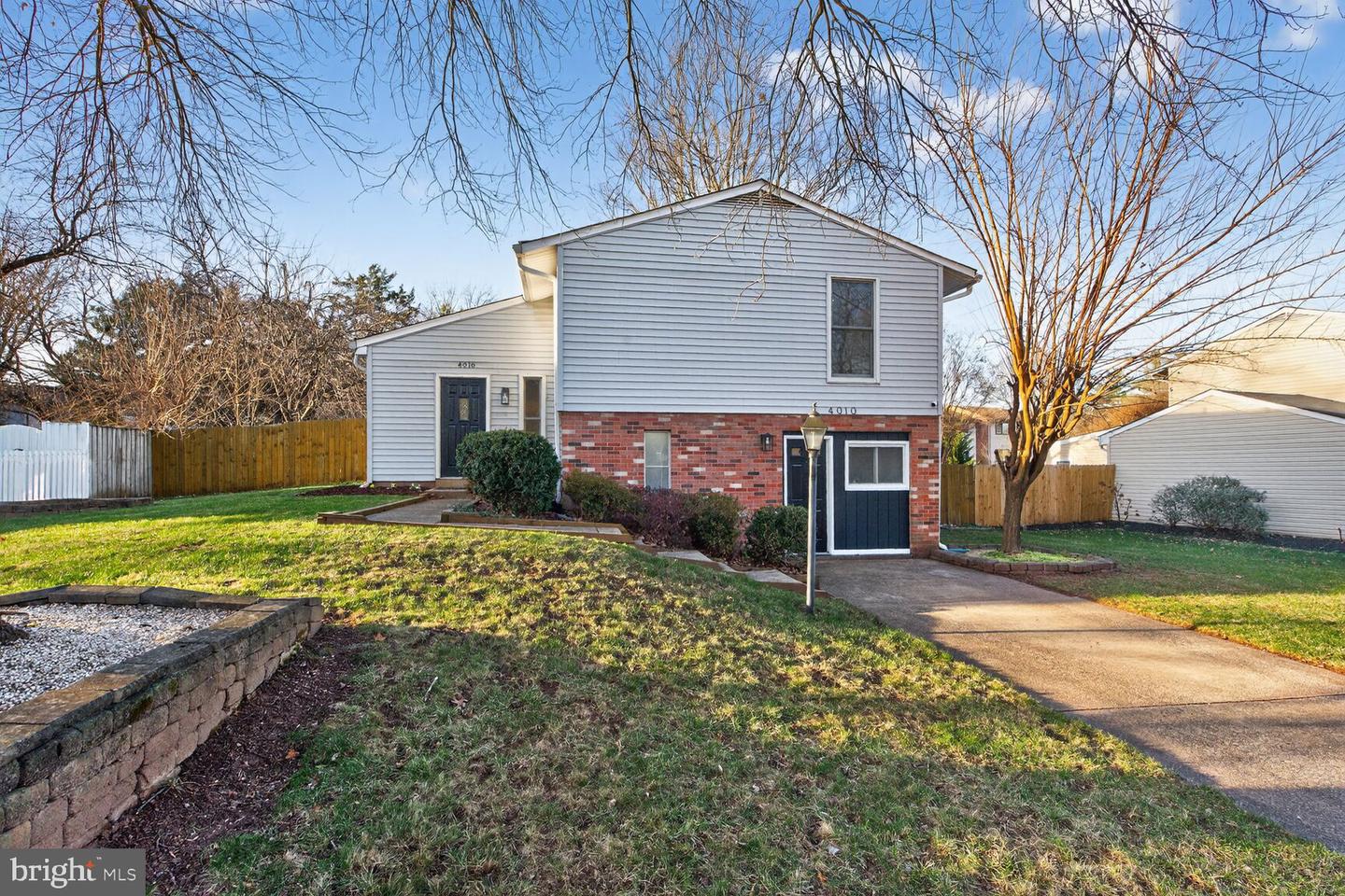 4010 NOVAR DR, CHANTILLY, Virginia 20151, 3 Bedrooms Bedrooms, ,2 BathroomsBathrooms,Residential,For sale,4010 NOVAR DR,VAFX2280472 MLS # VAFX2280472