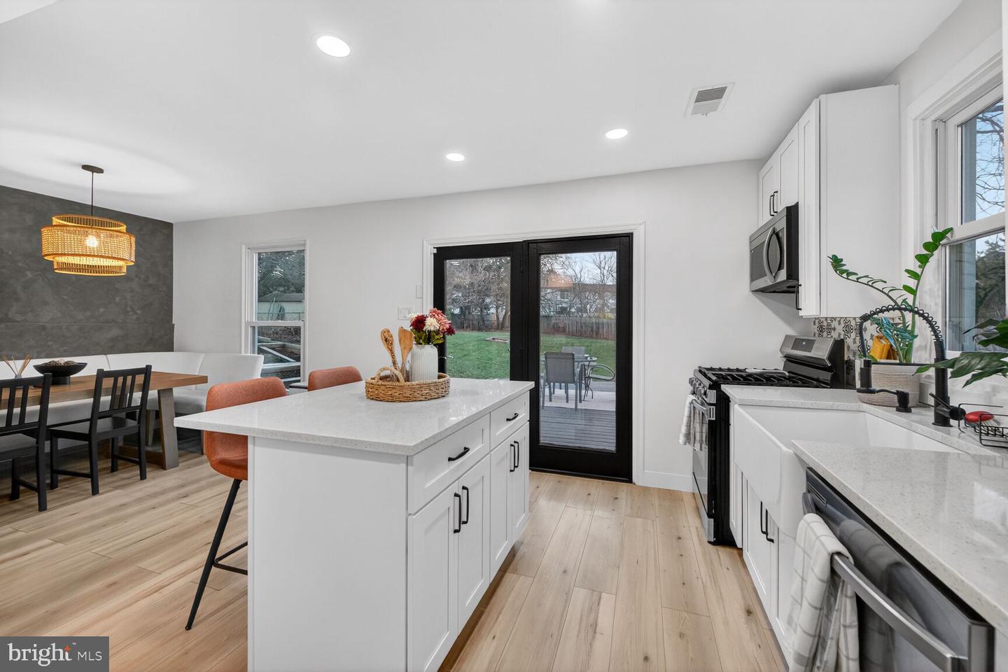 4010 NOVAR DR, CHANTILLY, Virginia 20151, 3 Bedrooms Bedrooms, ,2 BathroomsBathrooms,Residential,For sale,4010 NOVAR DR,VAFX2280472 MLS # VAFX2280472