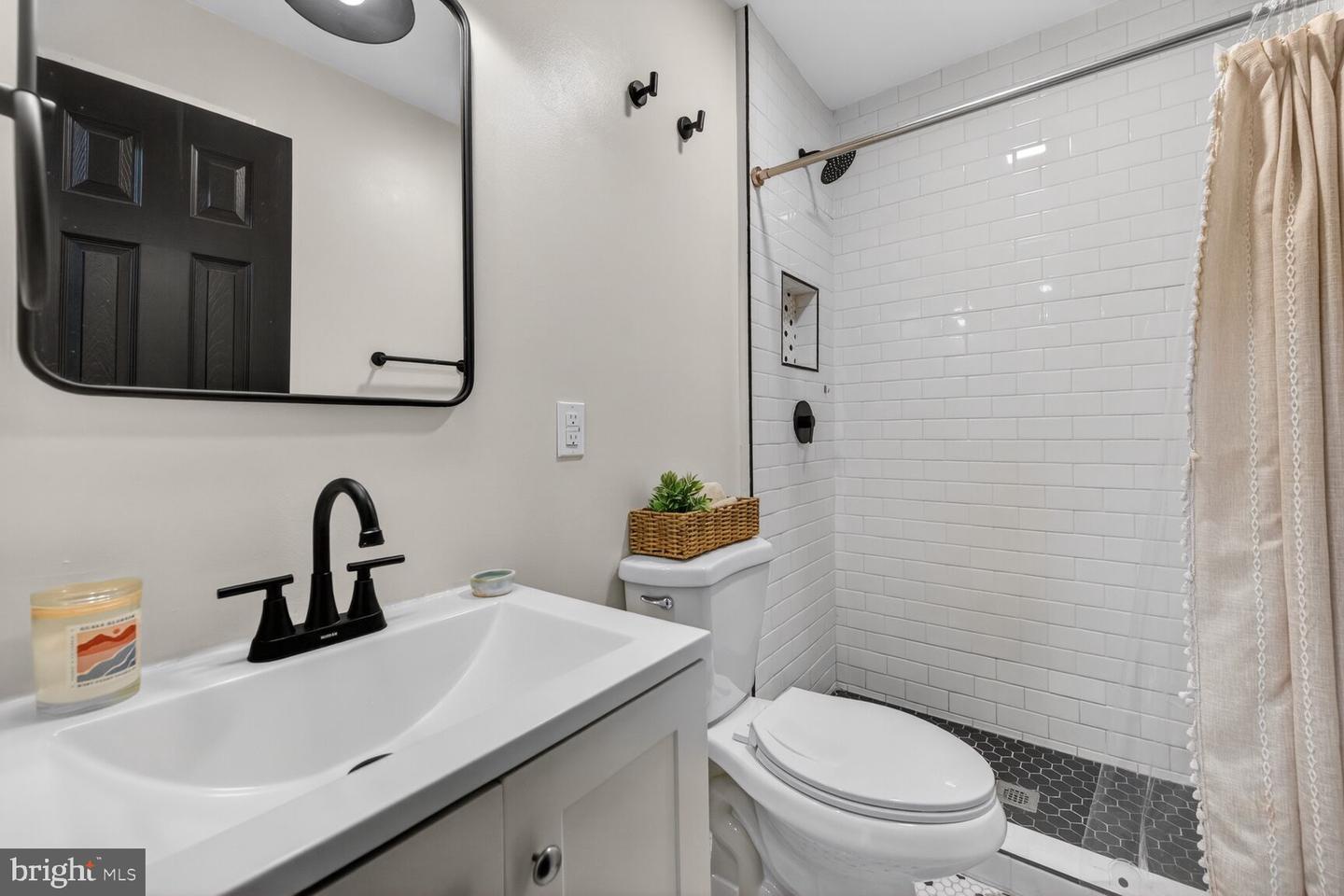 4010 NOVAR DR, CHANTILLY, Virginia 20151, 3 Bedrooms Bedrooms, ,2 BathroomsBathrooms,Residential,For sale,4010 NOVAR DR,VAFX2280472 MLS # VAFX2280472