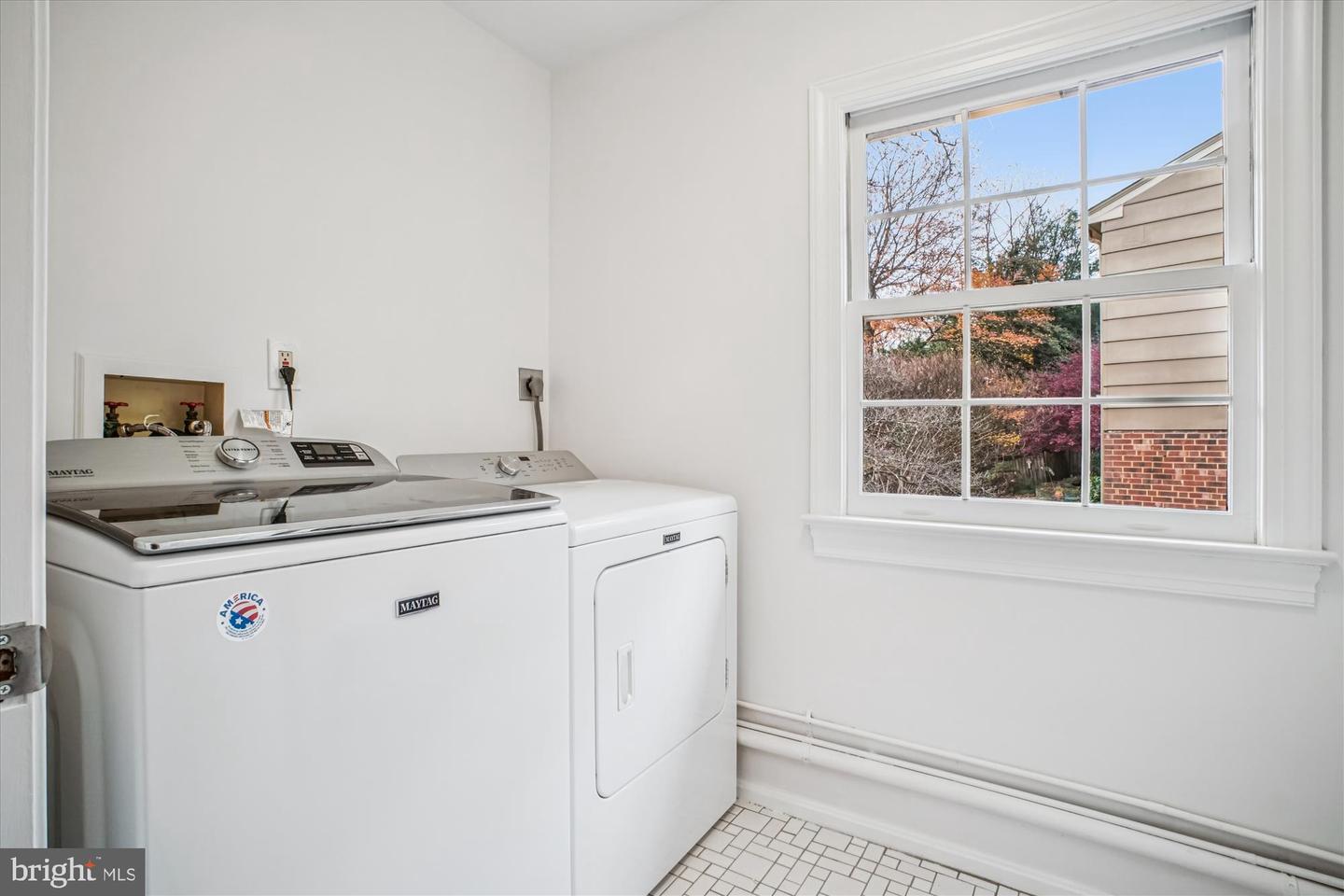 4500 35TH RD N, ARLINGTON, Virginia 22207, 4 Bedrooms Bedrooms, ,3 BathroomsBathrooms,Residential,For sale,4500 35TH RD N,VAAR2066478 MLS # VAAR2066478