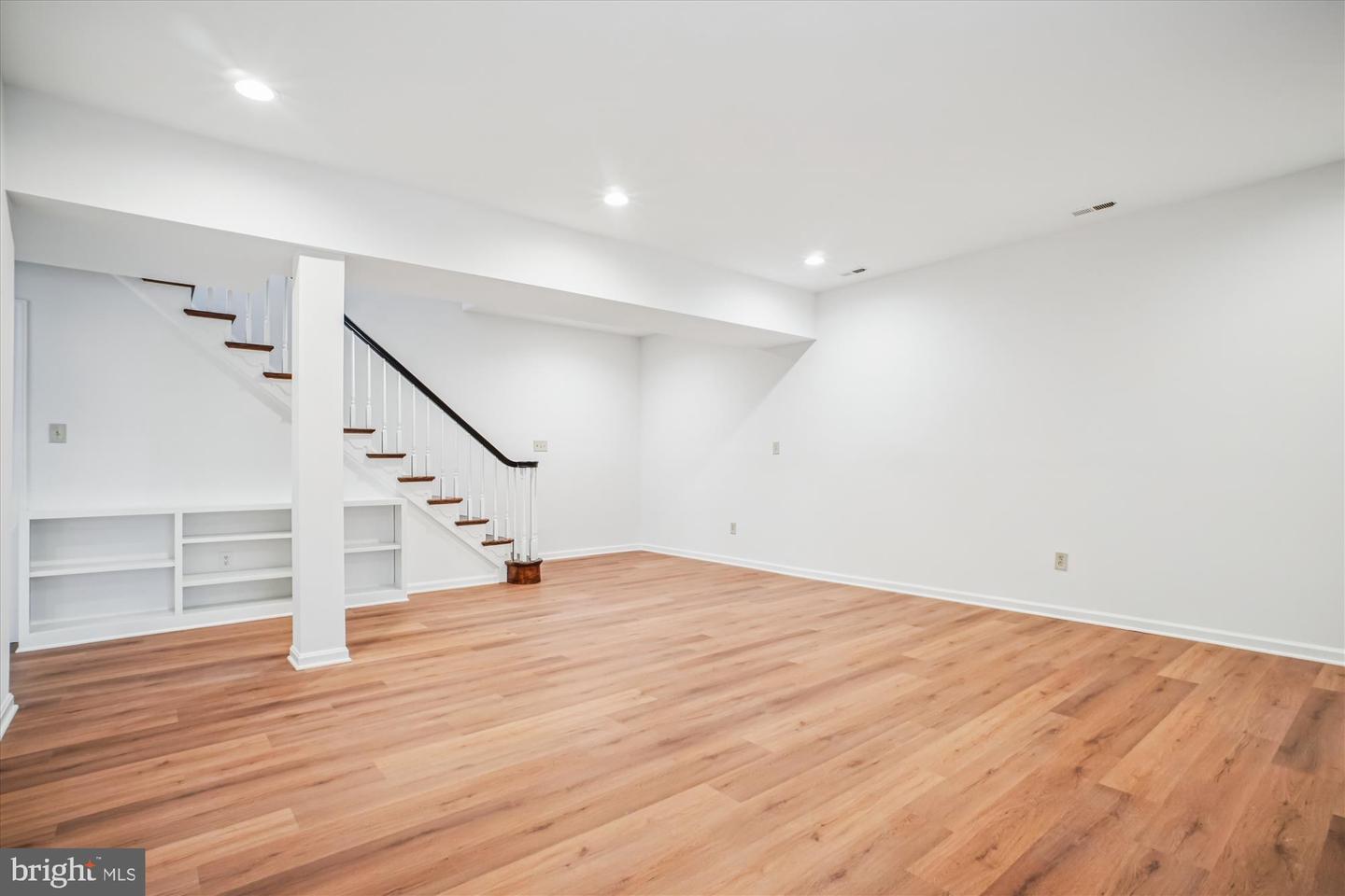 4500 35TH RD N, ARLINGTON, Virginia 22207, 4 Bedrooms Bedrooms, ,3 BathroomsBathrooms,Residential,For sale,4500 35TH RD N,VAAR2066478 MLS # VAAR2066478