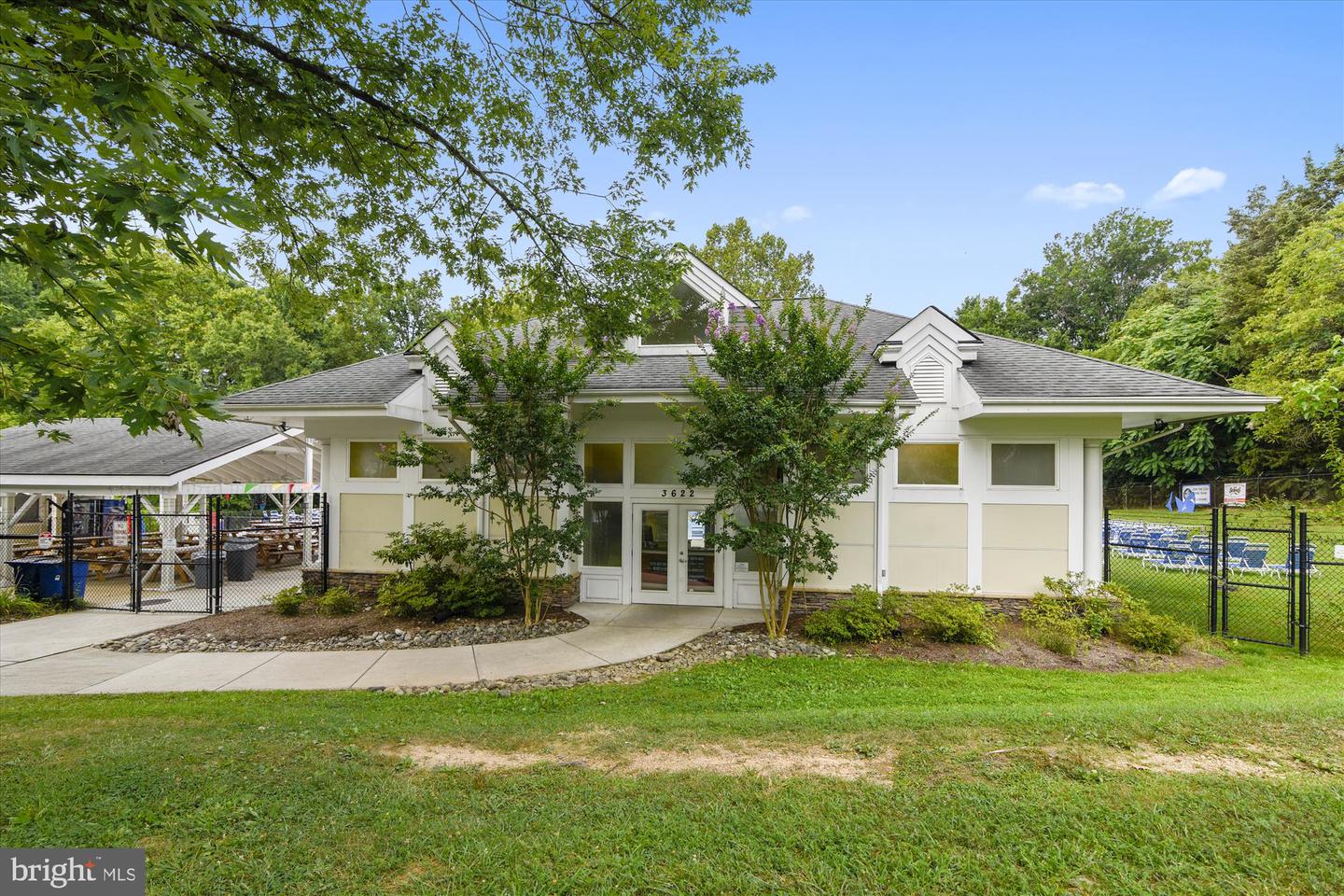 4500 35TH RD N, ARLINGTON, Virginia 22207, 4 Bedrooms Bedrooms, ,3 BathroomsBathrooms,Residential,For sale,4500 35TH RD N,VAAR2066478 MLS # VAAR2066478