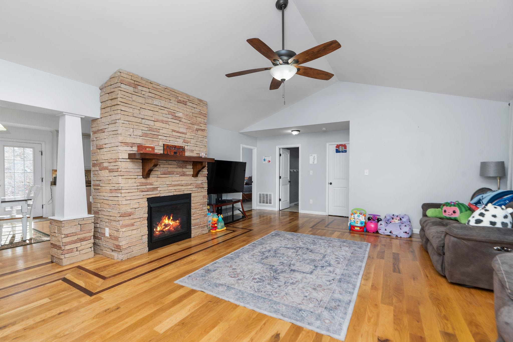 467 REEDS GAP RD, LYNDHURST, Virginia 22952, 3 Bedrooms Bedrooms, ,2 BathroomsBathrooms,Residential,467 REEDS GAP RD,672477 MLS # 672477