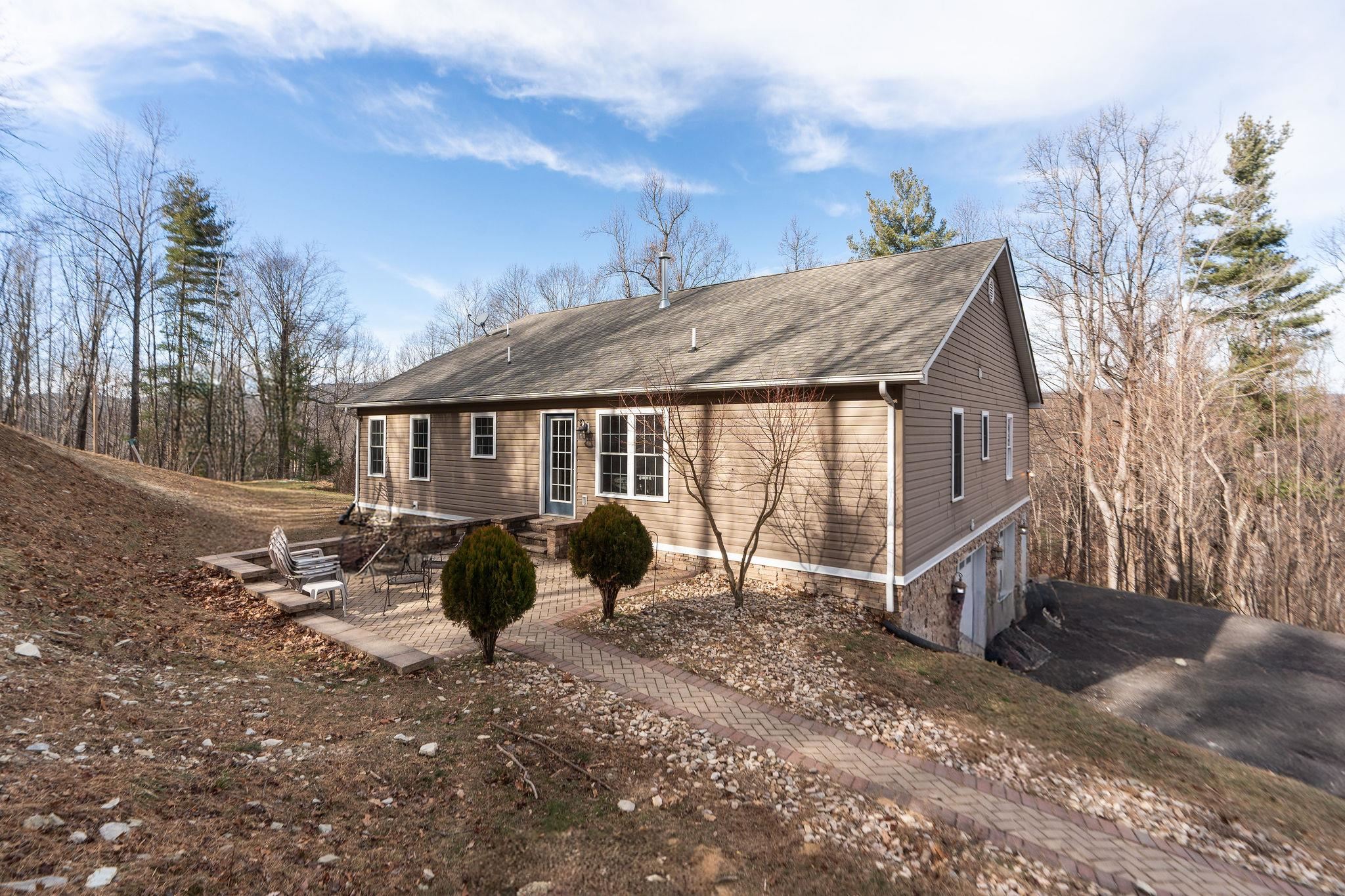 467 REEDS GAP RD, LYNDHURST, Virginia 22952, 3 Bedrooms Bedrooms, ,2 BathroomsBathrooms,Residential,467 REEDS GAP RD,672477 MLS # 672477