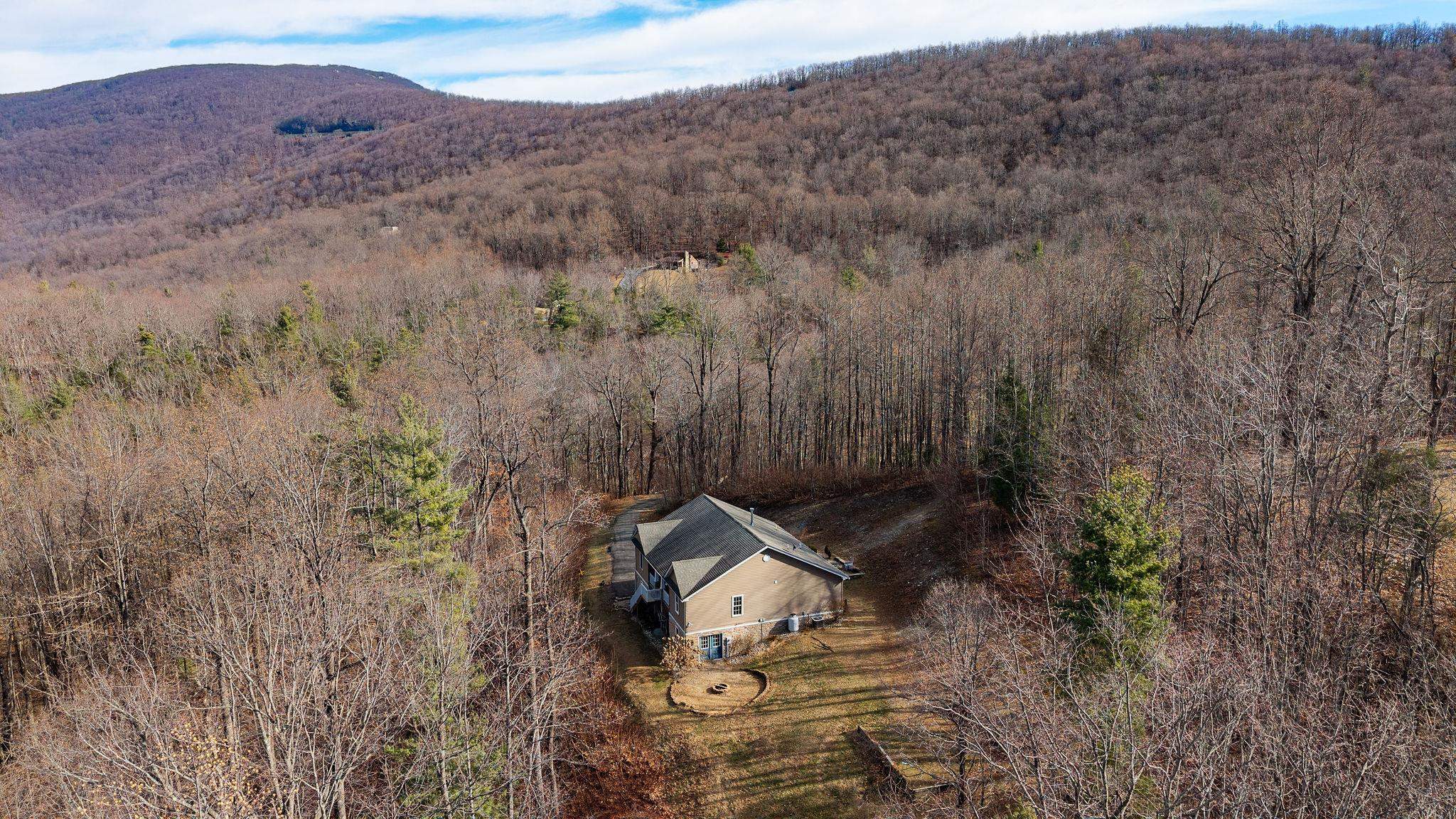 467 REEDS GAP RD, LYNDHURST, Virginia 22952, 3 Bedrooms Bedrooms, ,2 BathroomsBathrooms,Residential,467 REEDS GAP RD,672477 MLS # 672477