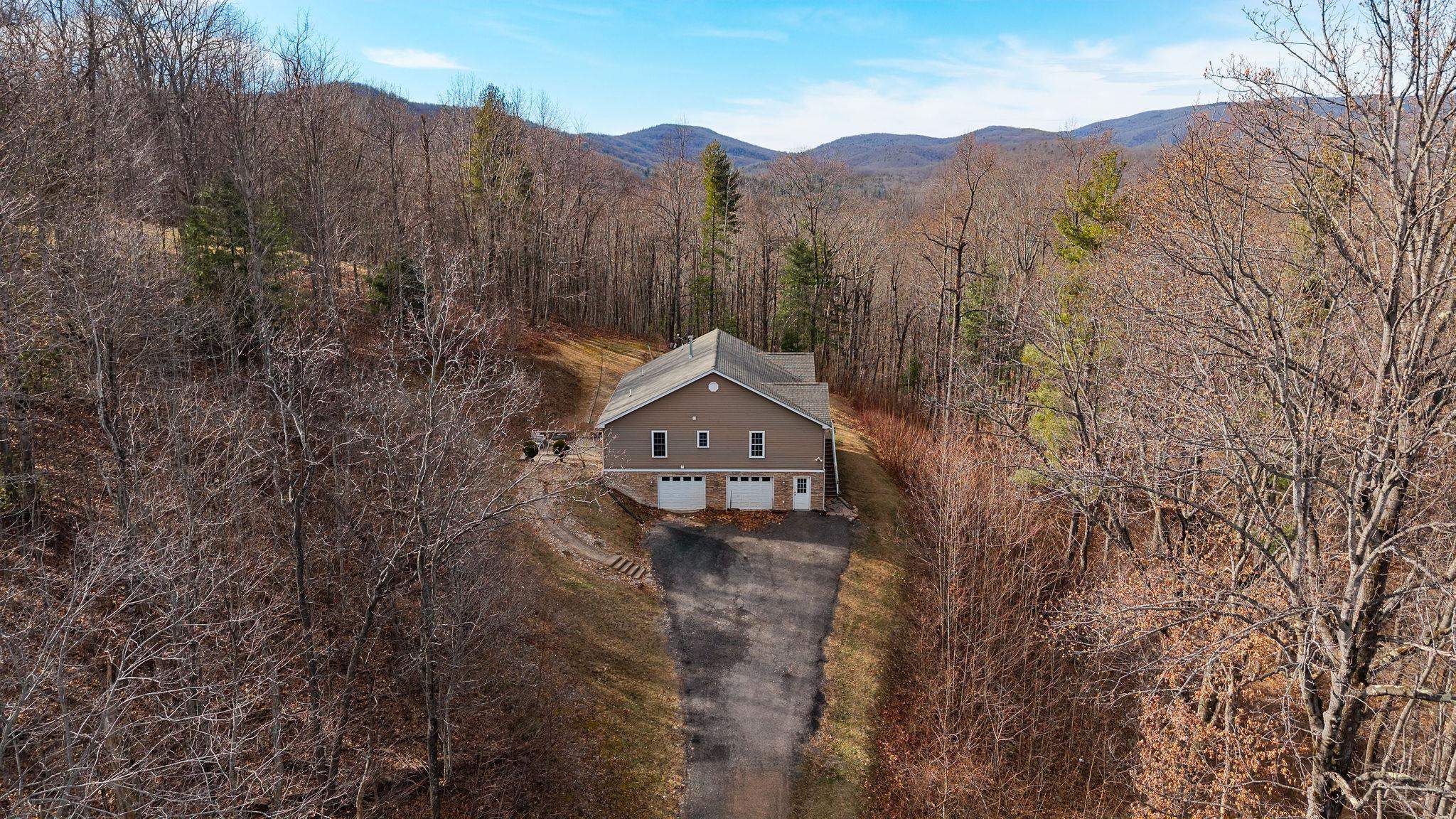 467 REEDS GAP RD, LYNDHURST, Virginia 22952, 3 Bedrooms Bedrooms, ,2 BathroomsBathrooms,Residential,467 REEDS GAP RD,672477 MLS # 672477