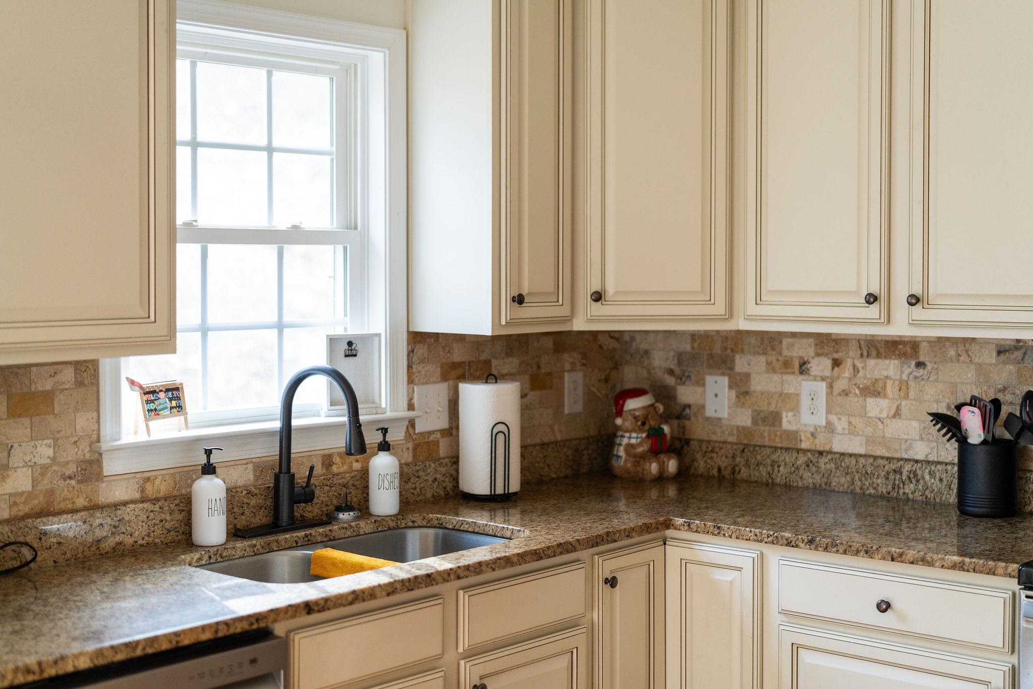 467 REEDS GAP RD, LYNDHURST, Virginia 22952, 3 Bedrooms Bedrooms, ,2 BathroomsBathrooms,Residential,467 REEDS GAP RD,672477 MLS # 672477