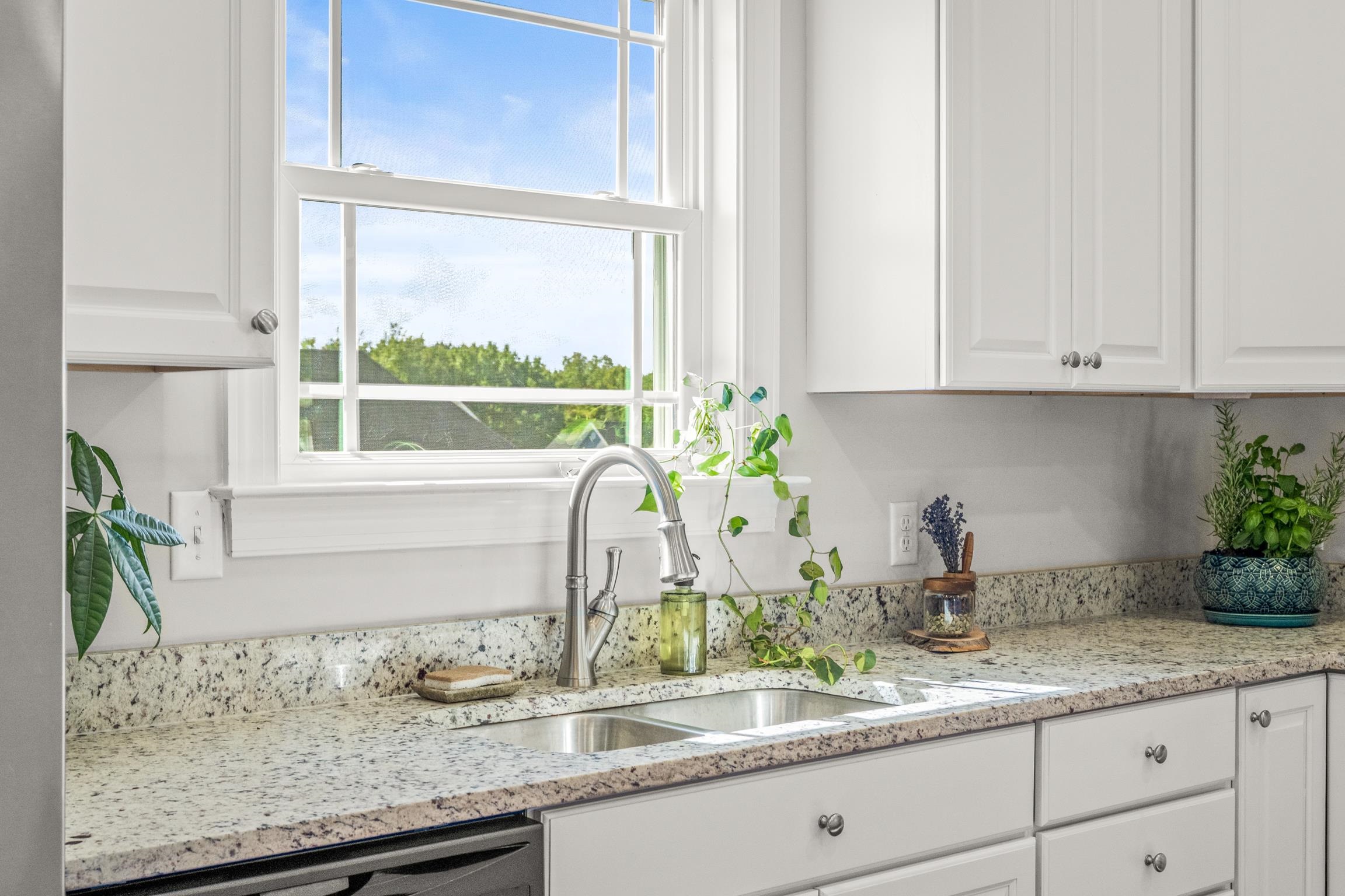 260 WINDSOR DR, FISHERSVILLE, Virginia 22939, 5 Bedrooms Bedrooms, ,3 BathroomsBathrooms,Residential,260 WINDSOR DR,672478 MLS # 672478