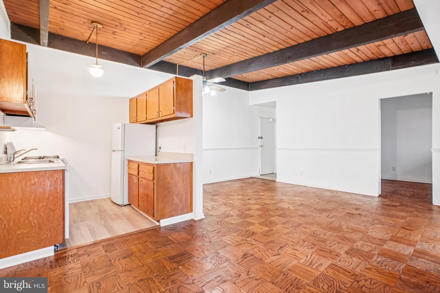 4333 AMERICANA DR #203, ANNANDALE, Virginia 22003, 2 Bedrooms Bedrooms, ,1 BathroomBathrooms,Residential,For sale,4333 AMERICANA DR #203,VAFX2281478 MLS # VAFX2281478