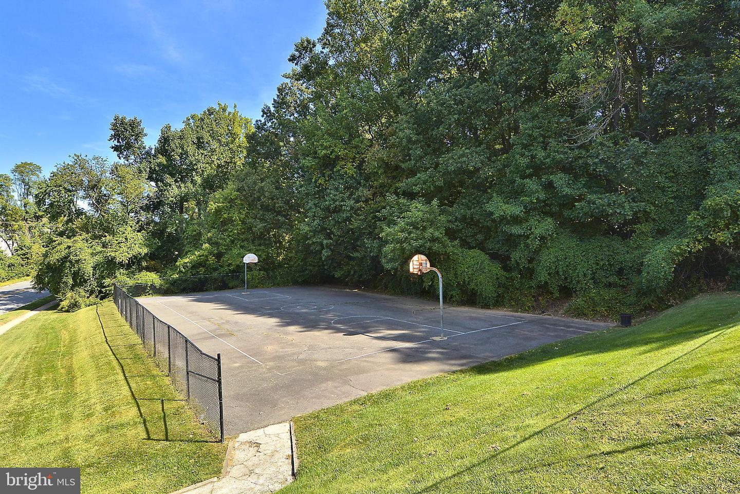 4333 AMERICANA DR #203, ANNANDALE, Virginia 22003, 2 Bedrooms Bedrooms, ,1 BathroomBathrooms,Residential,For sale,4333 AMERICANA DR #203,VAFX2281478 MLS # VAFX2281478