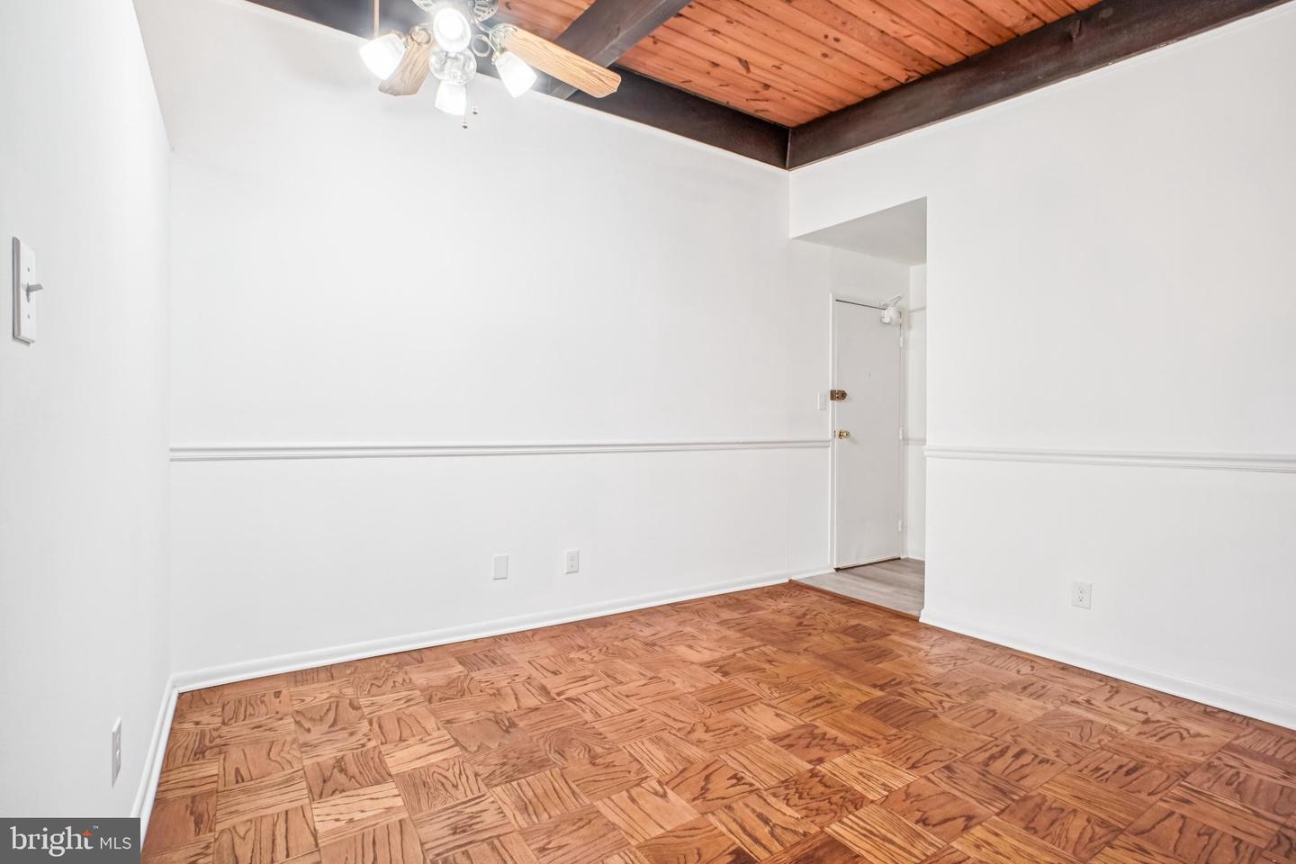 4333 AMERICANA DR #203, ANNANDALE, Virginia 22003, 2 Bedrooms Bedrooms, ,1 BathroomBathrooms,Residential,For sale,4333 AMERICANA DR #203,VAFX2281478 MLS # VAFX2281478