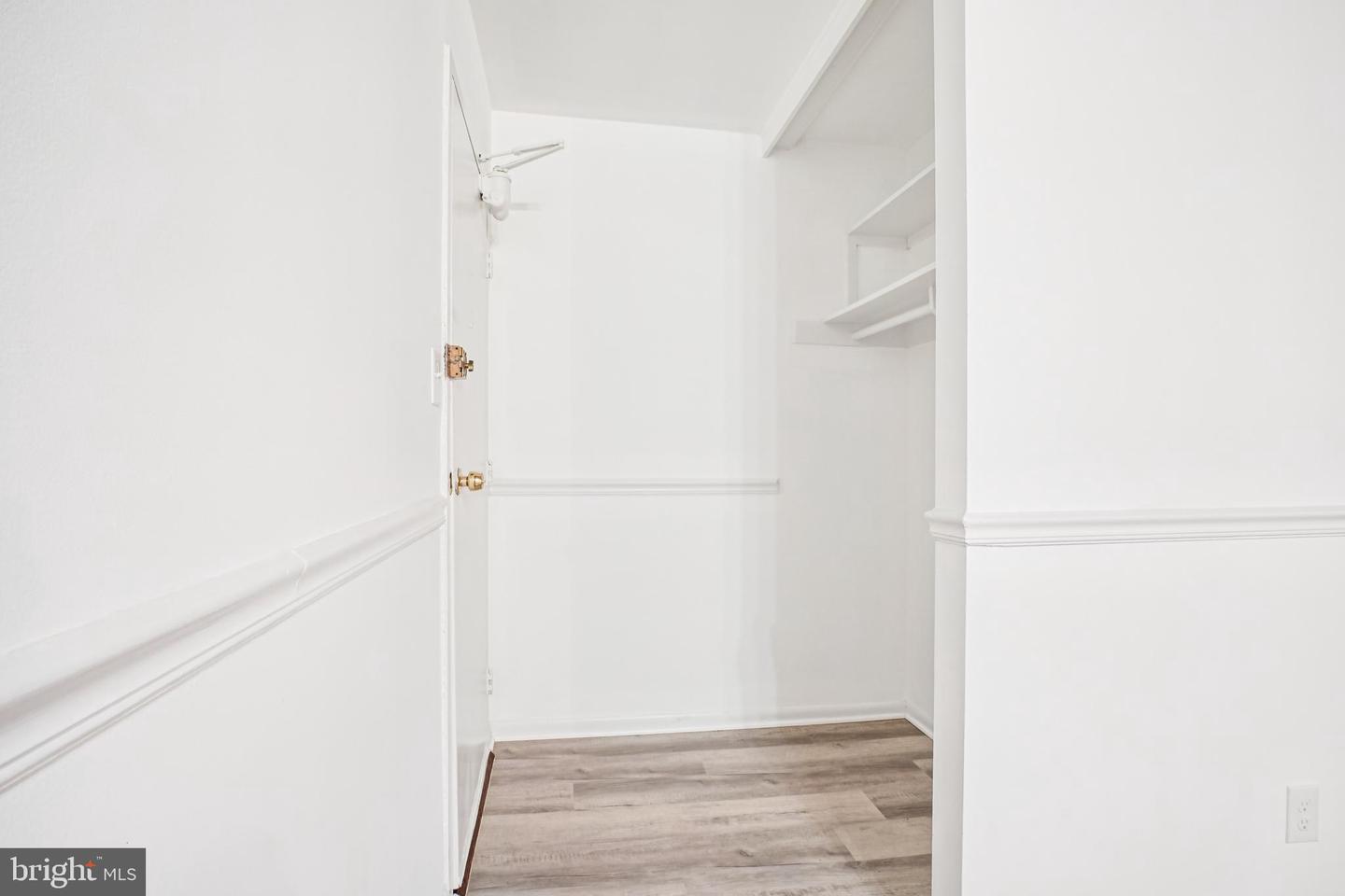 4333 AMERICANA DR #203, ANNANDALE, Virginia 22003, 2 Bedrooms Bedrooms, ,1 BathroomBathrooms,Residential,For sale,4333 AMERICANA DR #203,VAFX2281478 MLS # VAFX2281478