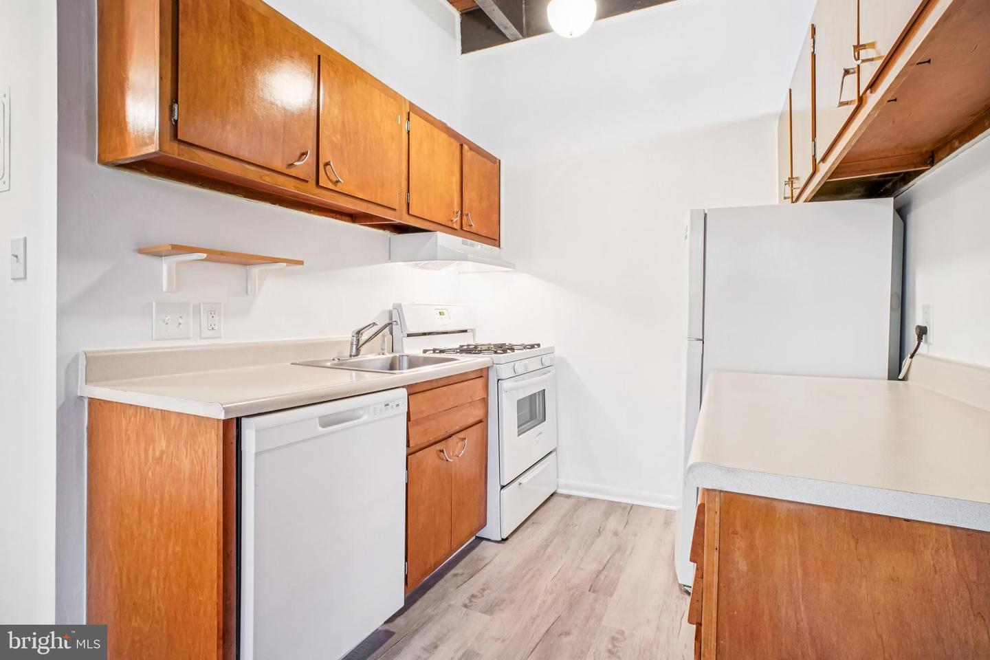 4333 AMERICANA DR #203, ANNANDALE, Virginia 22003, 2 Bedrooms Bedrooms, ,1 BathroomBathrooms,Residential,For sale,4333 AMERICANA DR #203,VAFX2281478 MLS # VAFX2281478