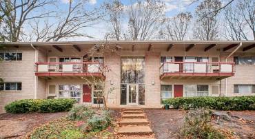 4333 AMERICANA DR #203, ANNANDALE, Virginia 22003, 2 Bedrooms Bedrooms, ,1 BathroomBathrooms,Residential,For sale,4333 AMERICANA DR #203,VAFX2281478 MLS # VAFX2281478