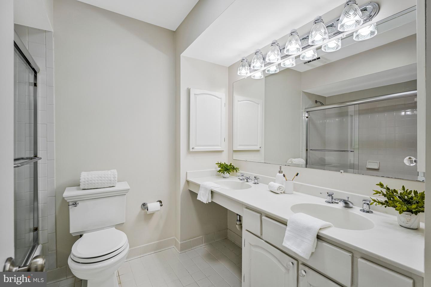 13107 PENNYPACKER LN, FAIRFAX, Virginia 22033, 4 Bedrooms Bedrooms, ,2 BathroomsBathrooms,Residential,For sale,13107 PENNYPACKER LN,VAFX2281748 MLS # VAFX2281748