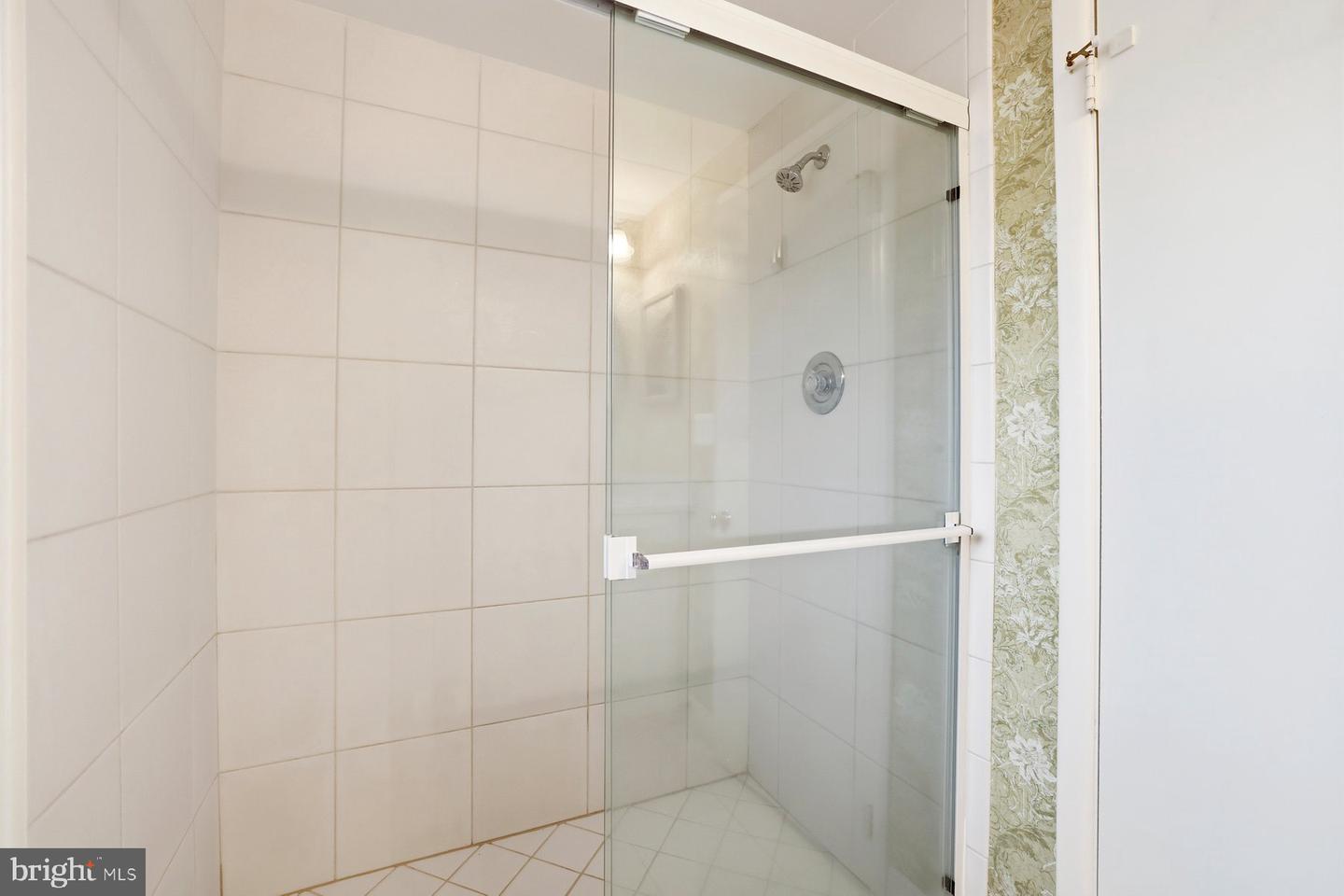 5948 HALL ST, SPRINGFIELD, Virginia 22152, 5 Bedrooms Bedrooms, ,2 BathroomsBathrooms,Residential,For sale,5948 HALL ST,VAFX2281870 MLS # VAFX2281870