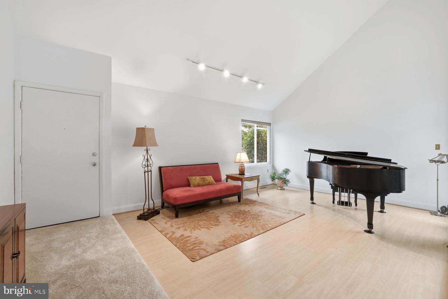 5948 HALL ST, SPRINGFIELD, Virginia 22152, 5 Bedrooms Bedrooms, ,2 BathroomsBathrooms,Residential,For sale,5948 HALL ST,VAFX2281870 MLS # VAFX2281870