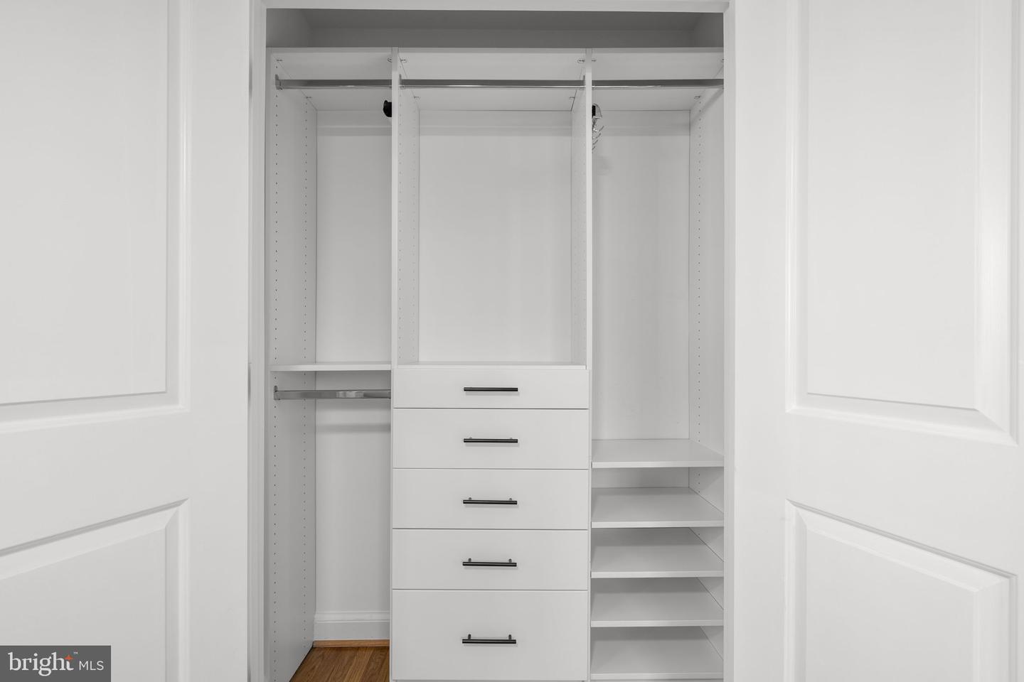 8600 VICTORIA RD, SPRINGFIELD, Virginia 22151, 4 Bedrooms Bedrooms, ,2 BathroomsBathrooms,Residential,For sale,8600 VICTORIA RD,VAFX2282118 MLS # VAFX2282118