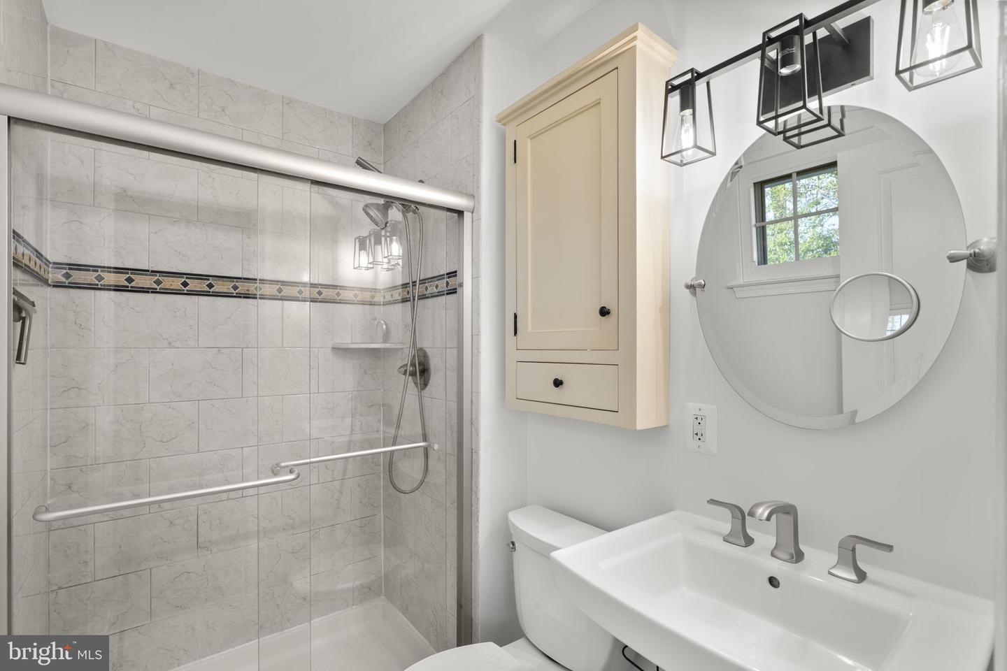 8600 VICTORIA RD, SPRINGFIELD, Virginia 22151, 4 Bedrooms Bedrooms, ,2 BathroomsBathrooms,Residential,For sale,8600 VICTORIA RD,VAFX2282118 MLS # VAFX2282118