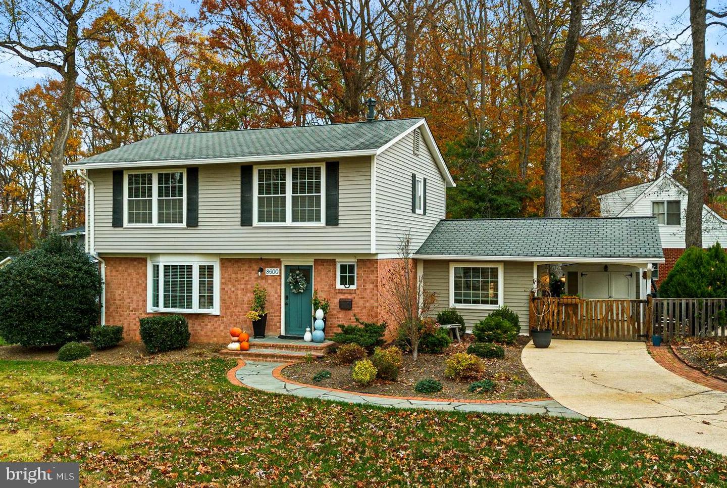 8600 VICTORIA RD, SPRINGFIELD, Virginia 22151, 4 Bedrooms Bedrooms, ,2 BathroomsBathrooms,Residential,For sale,8600 VICTORIA RD,VAFX2282118 MLS # VAFX2282118