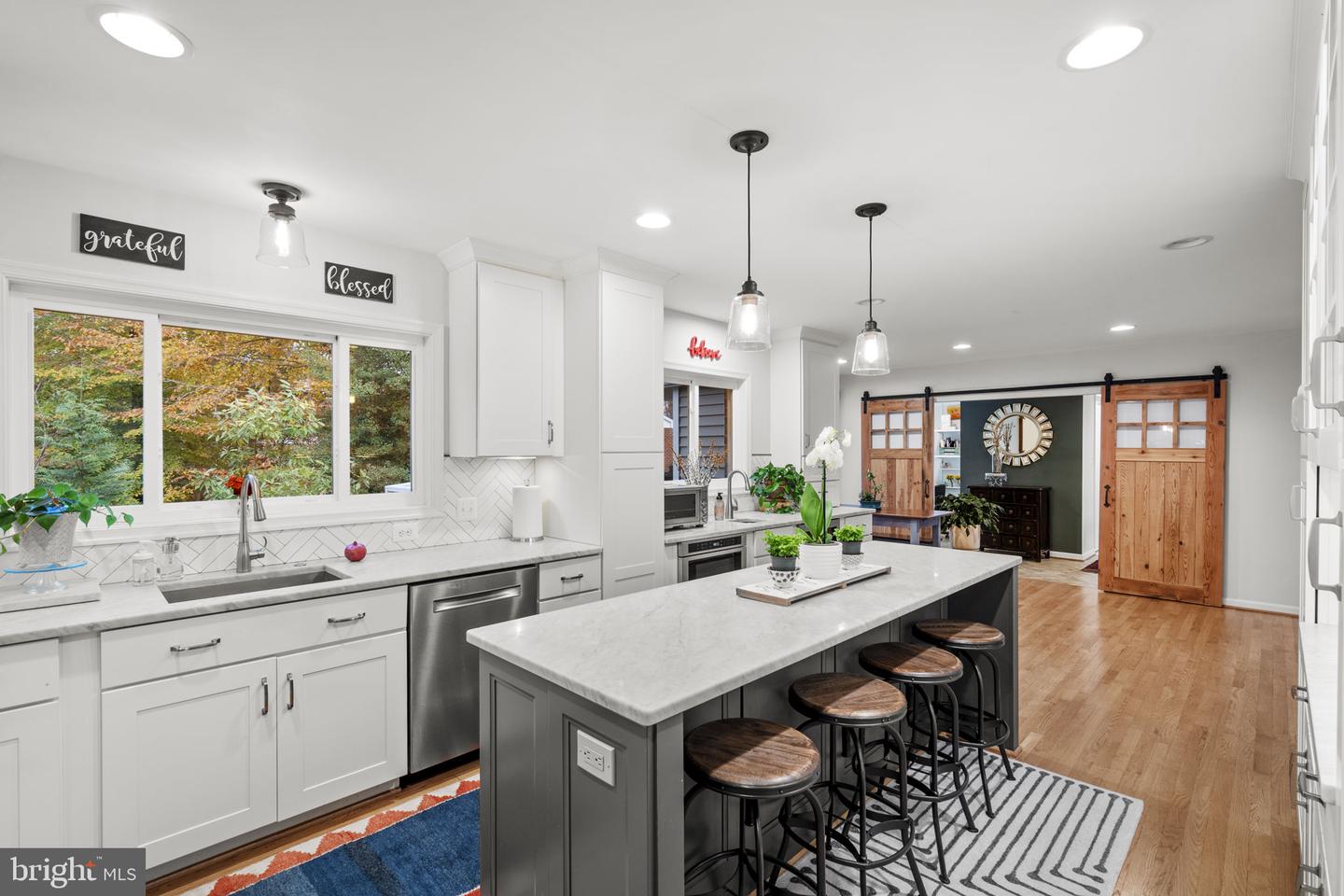 8600 VICTORIA RD, SPRINGFIELD, Virginia 22151, 4 Bedrooms Bedrooms, ,2 BathroomsBathrooms,Residential,For sale,8600 VICTORIA RD,VAFX2282118 MLS # VAFX2282118