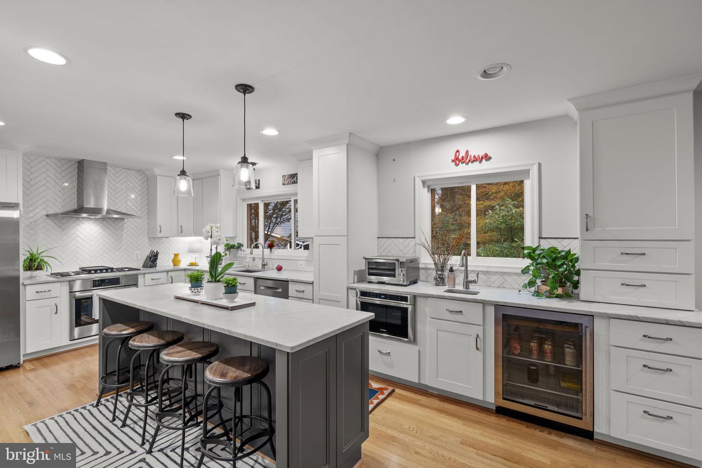 8600 VICTORIA RD, SPRINGFIELD, Virginia 22151, 4 Bedrooms Bedrooms, ,2 BathroomsBathrooms,Residential,For sale,8600 VICTORIA RD,VAFX2282118 MLS # VAFX2282118