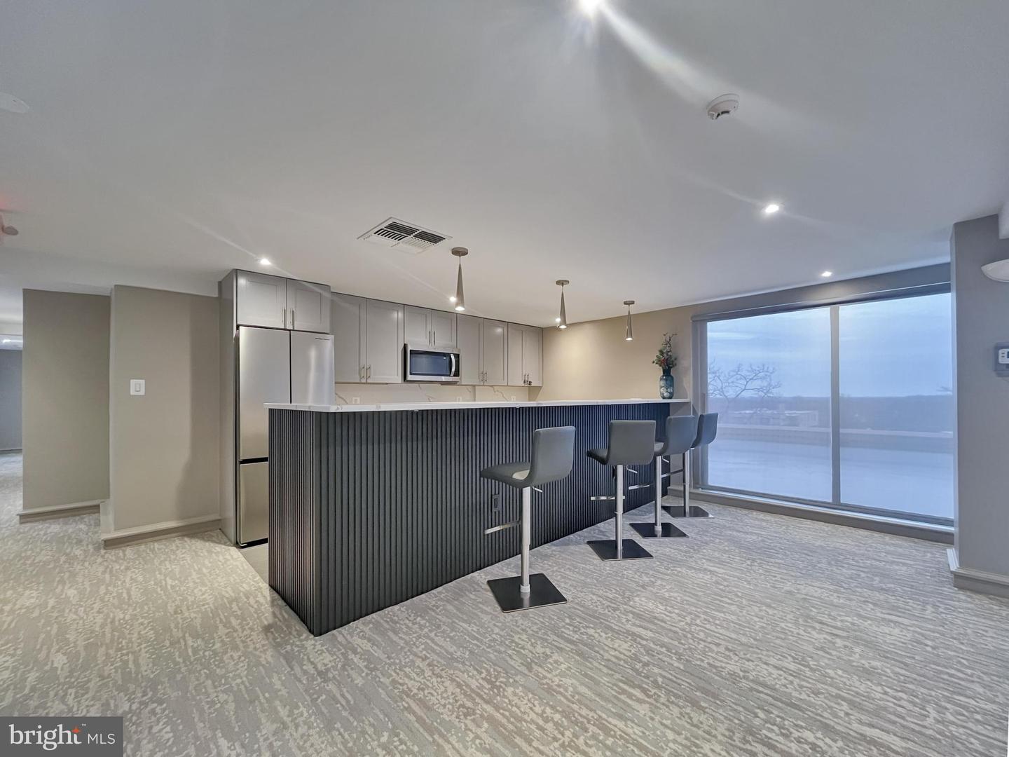 4390 LORCOM LN #512, ARLINGTON, Virginia 22207, 1 Bedroom Bedrooms, 6 Rooms Rooms,1 BathroomBathrooms,Residential,For sale,4390 LORCOM LN #512,VAAR2066862 MLS # VAAR2066862