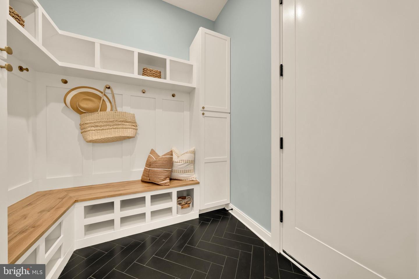 507 S ADAMS ST, ARLINGTON, Virginia 22204, 5 Bedrooms Bedrooms, ,5 BathroomsBathrooms,Residential,For sale,507 S ADAMS ST,VAAR2066904 MLS # VAAR2066904