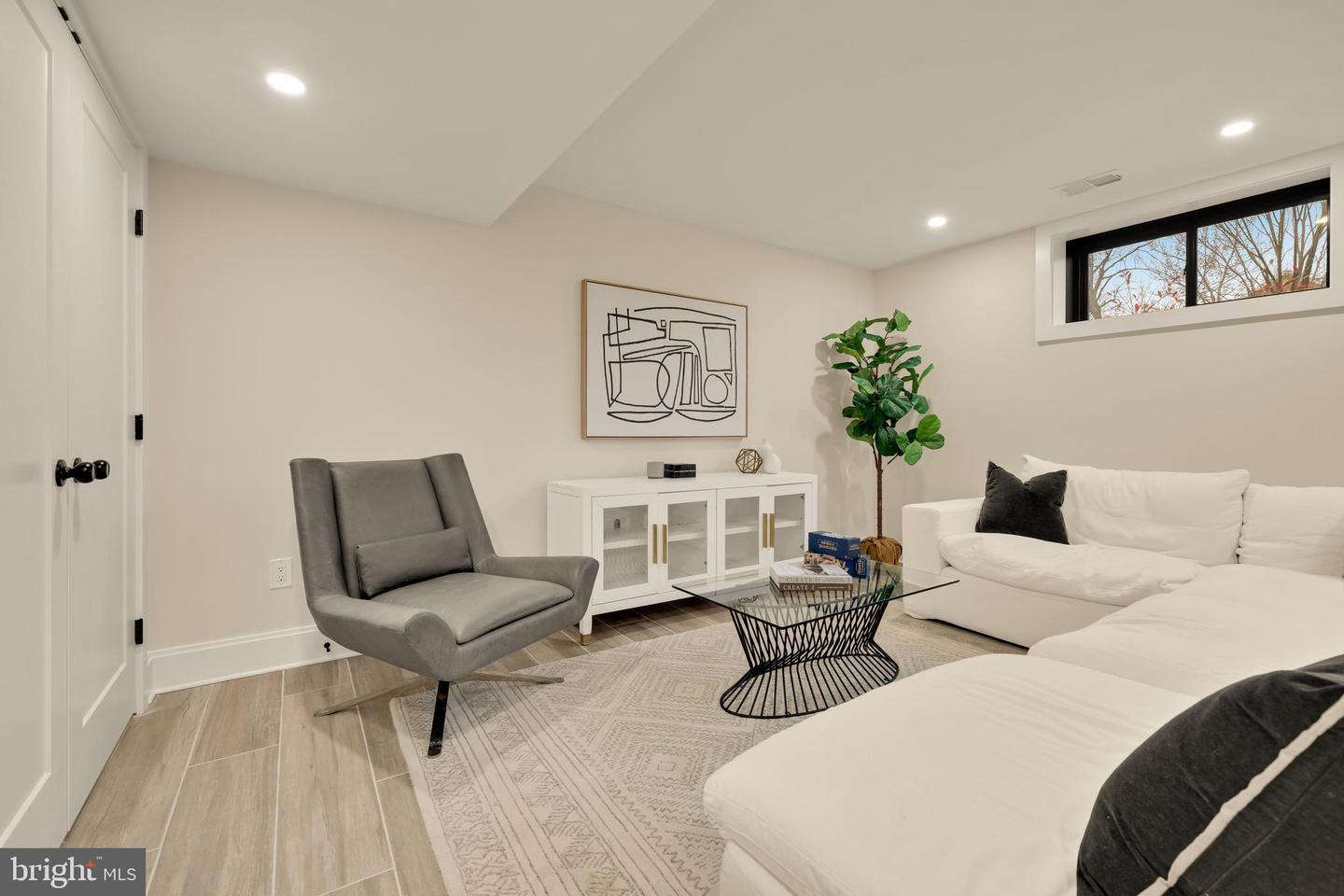 507 S ADAMS ST, ARLINGTON, Virginia 22204, 5 Bedrooms Bedrooms, ,5 BathroomsBathrooms,Residential,For sale,507 S ADAMS ST,VAAR2066904 MLS # VAAR2066904