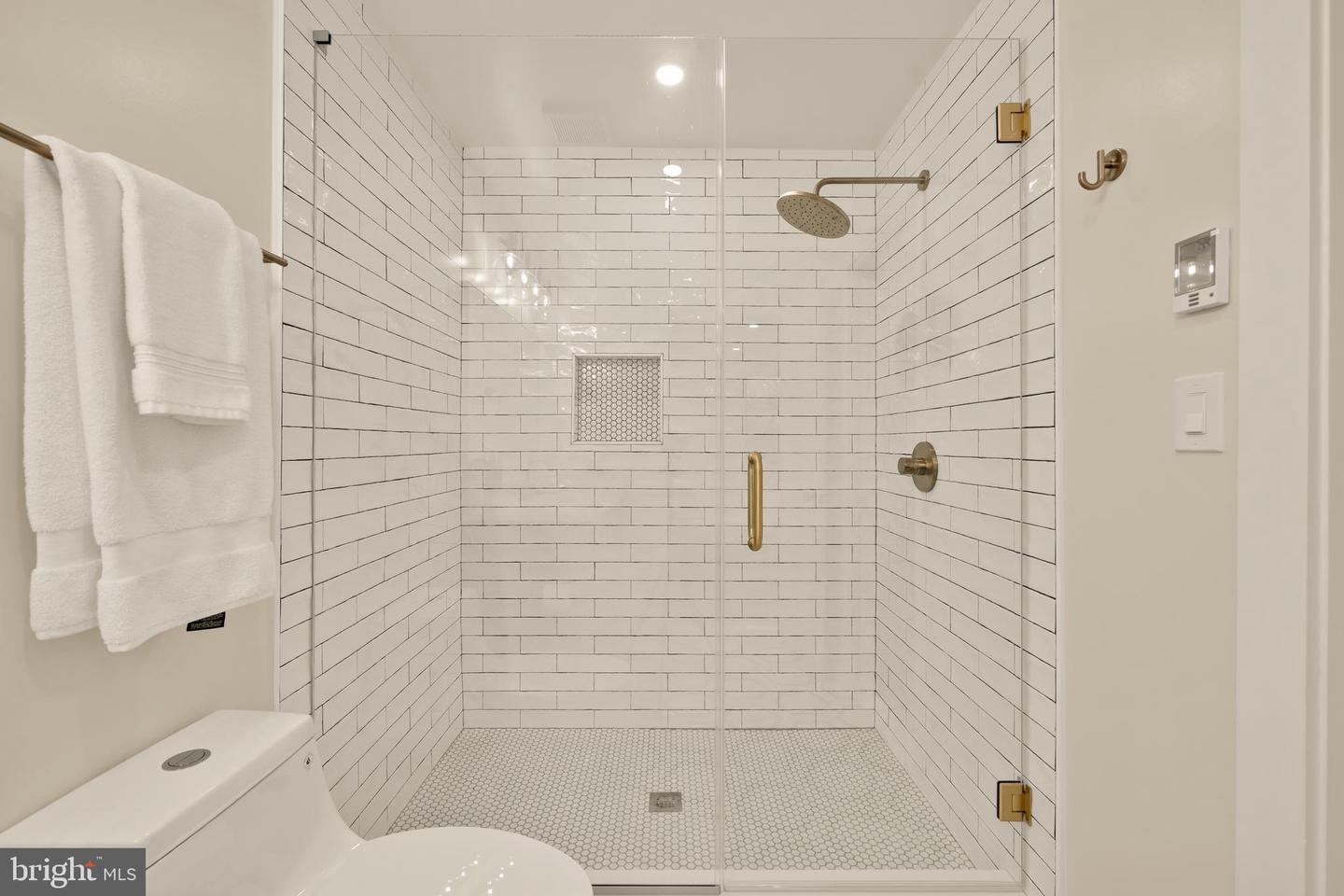 507 S ADAMS ST, ARLINGTON, Virginia 22204, 5 Bedrooms Bedrooms, ,5 BathroomsBathrooms,Residential,For sale,507 S ADAMS ST,VAAR2066904 MLS # VAAR2066904