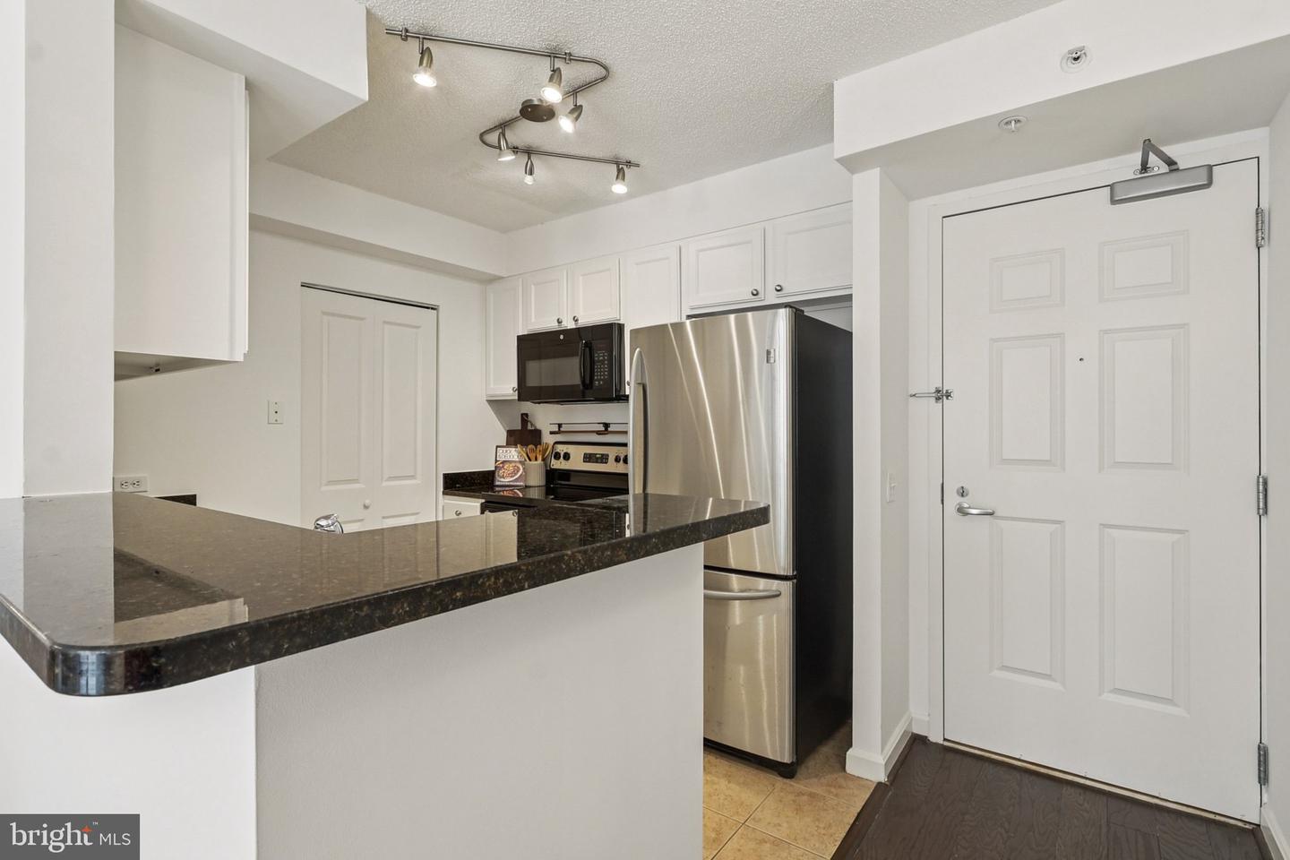 880 N POLLARD ST #705, ARLINGTON, Virginia 22203, 2 Bedrooms Bedrooms, ,2 BathroomsBathrooms,Residential,For sale,880 N POLLARD ST #705,VAAR2066916 MLS # VAAR2066916